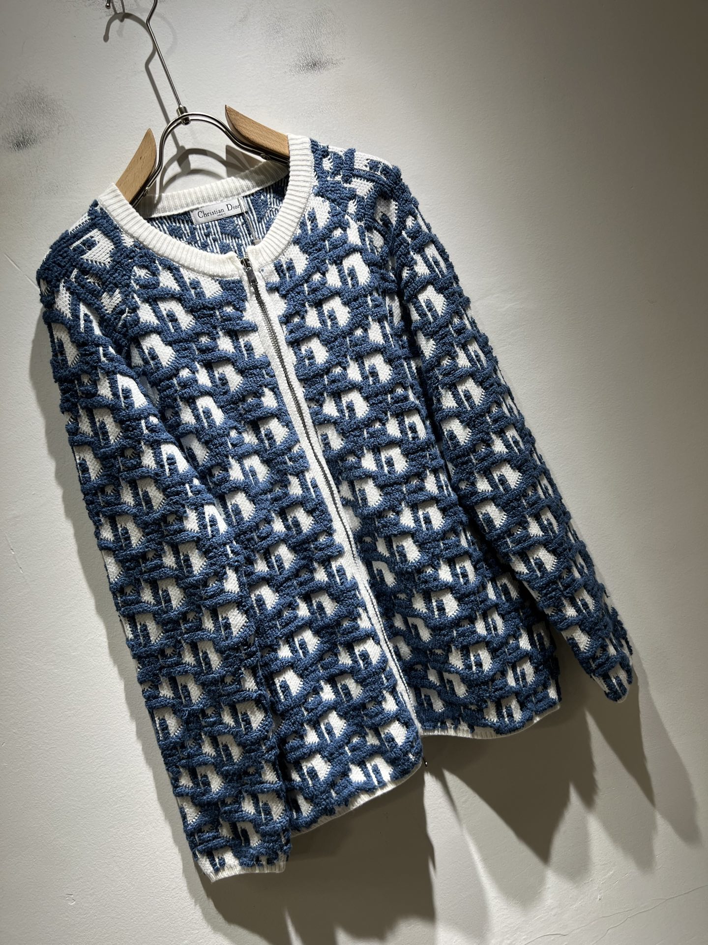 Dio*迪家 2025秋冬新款男女同款👫针织羊毛开衫，专柜同步发售！定制专属羊毛🐑面料，从容百搭，档次极