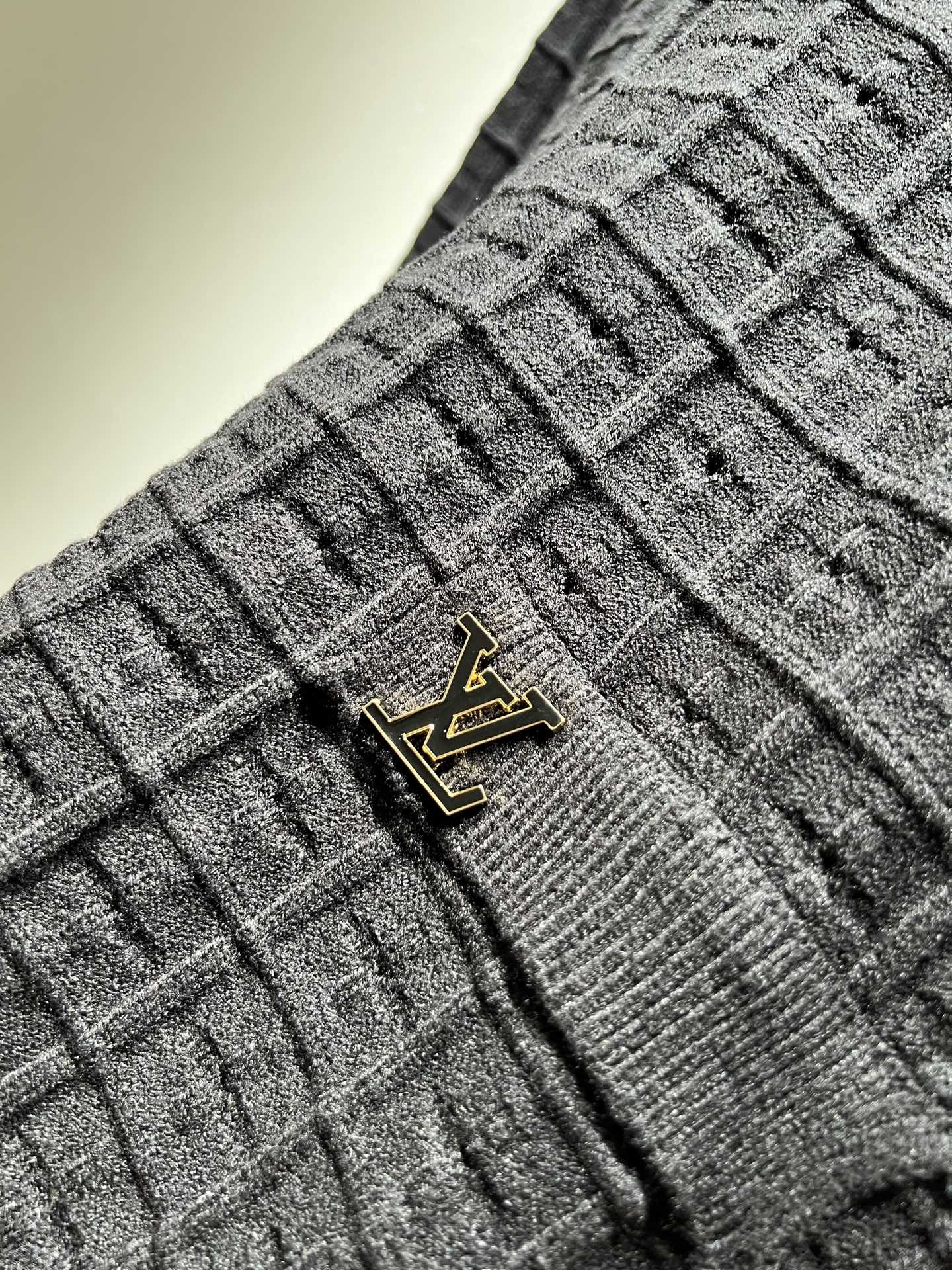 Louis Vuit*on 2025秋冬路易家族轻奢针织羊毛衫！路易家族的新高端，细节品质永远的那么完美