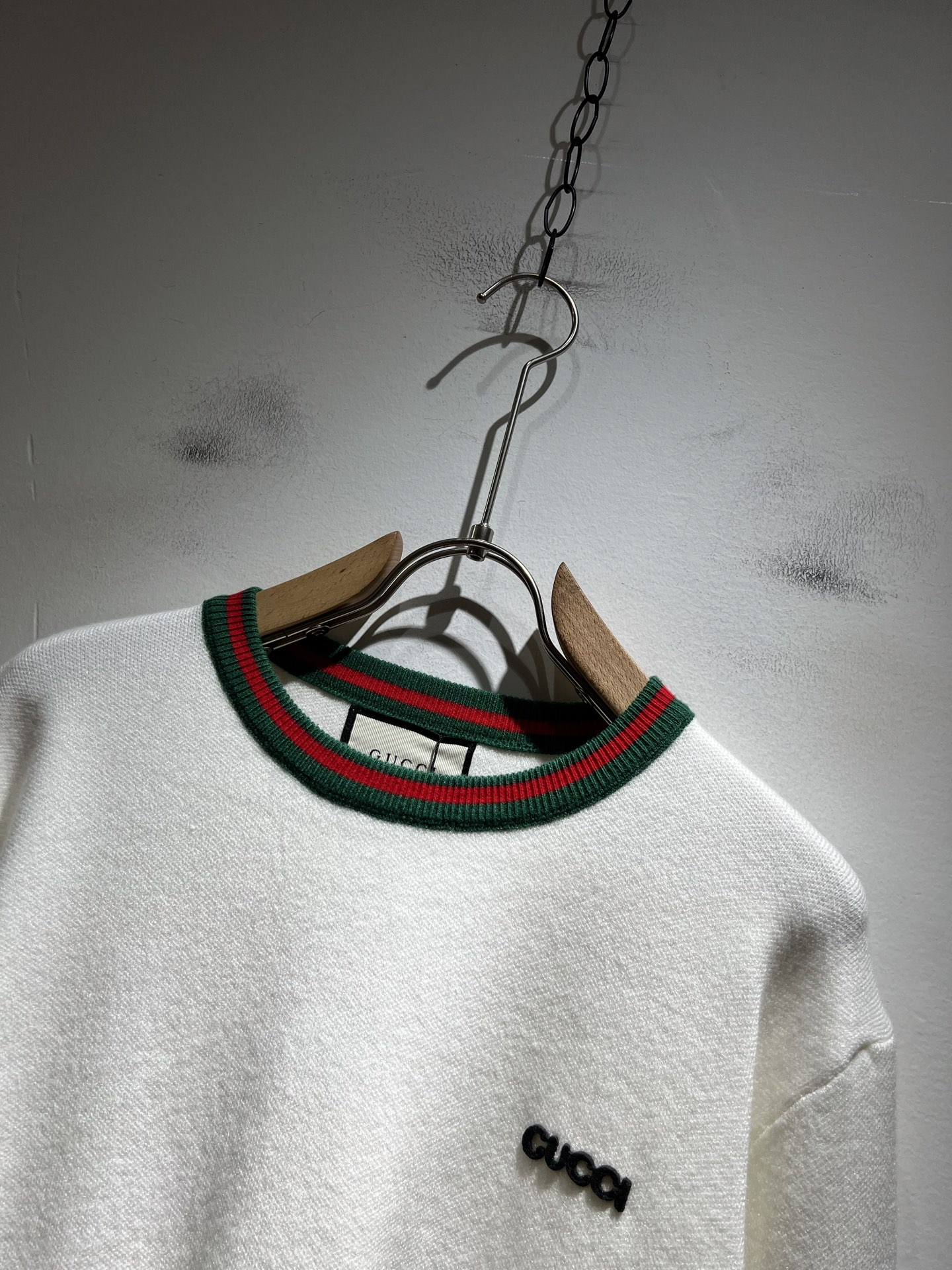 GUC*I 古家 2025秋冬新款男女同款👫 针织羊毛衫，胸前标志logo压胶设计！贸易公司渠道稀出，同