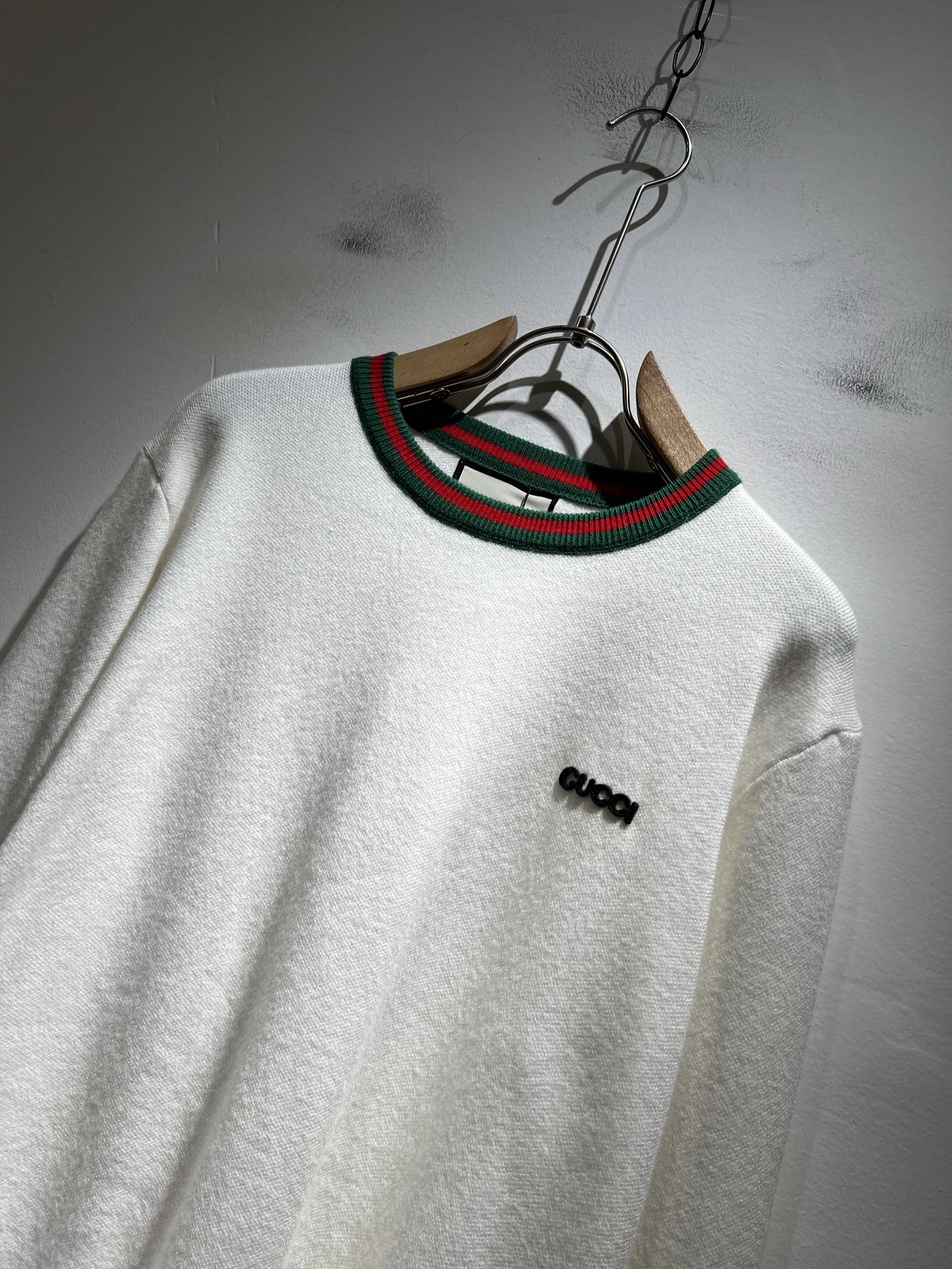 GUC*I 古家 2025秋冬新款男女同款👫 针织羊毛衫，胸前标志logo压胶设计！贸易公司渠道稀出，同