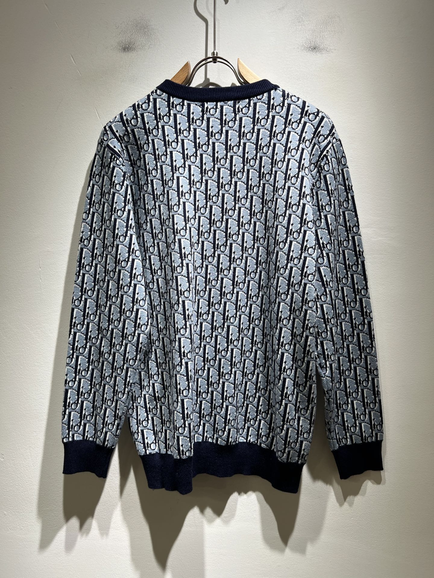 Dior*迪家 2025秋冬新款男女同款👫针织羊毛衫，专柜同步发售！定制专属羊毛🐑面料，从容百搭，档次极