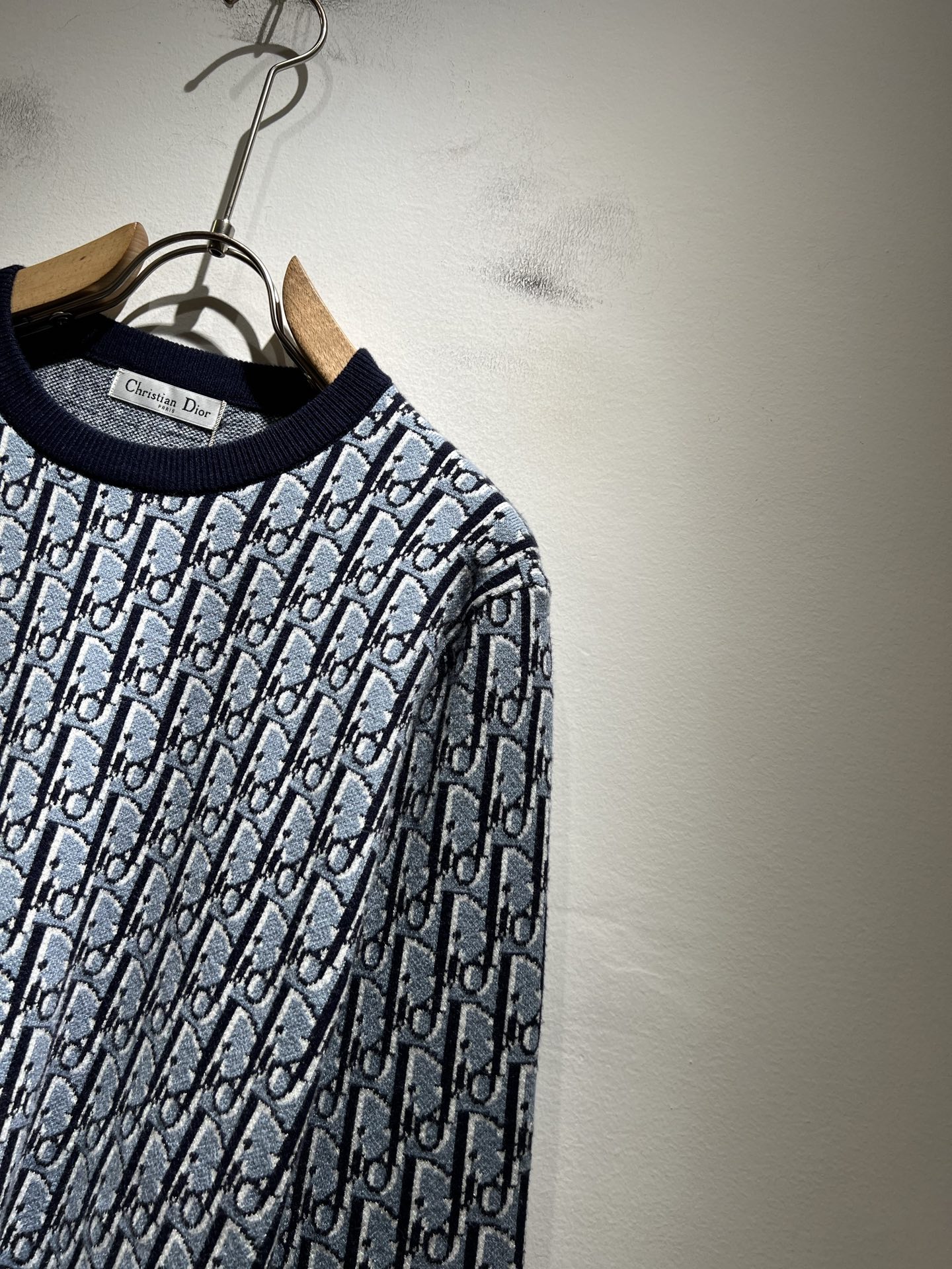 Dior*迪家 2025秋冬新款男女同款👫针织羊毛衫，专柜同步发售！定制专属羊毛🐑面料，从容百搭，档次极