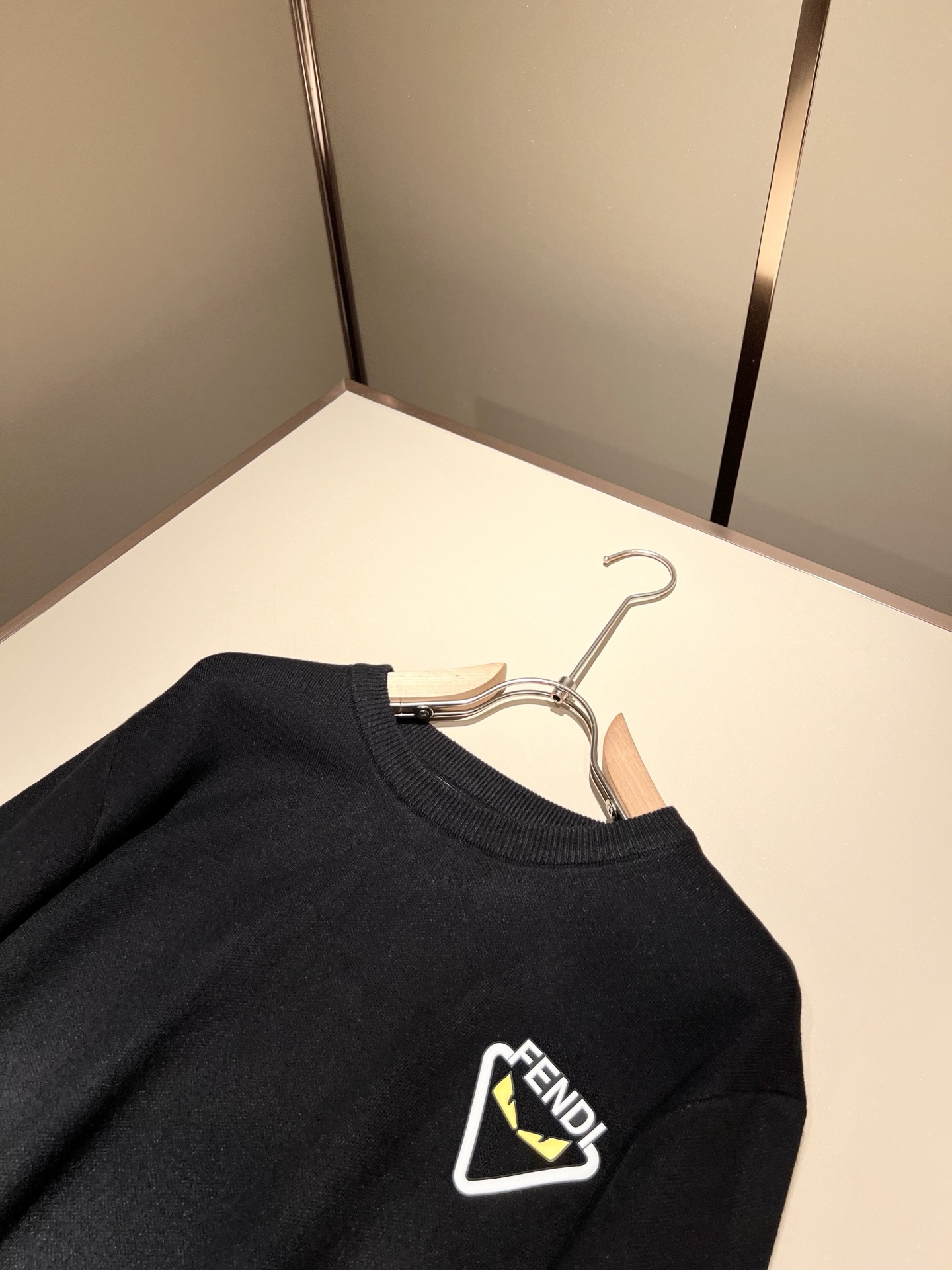 FEN*I 芬*迪2025秋冬新款FD家族男女同款针织羊毛衫，男女同款👫百搭。意大利原厂订单，FD家族人