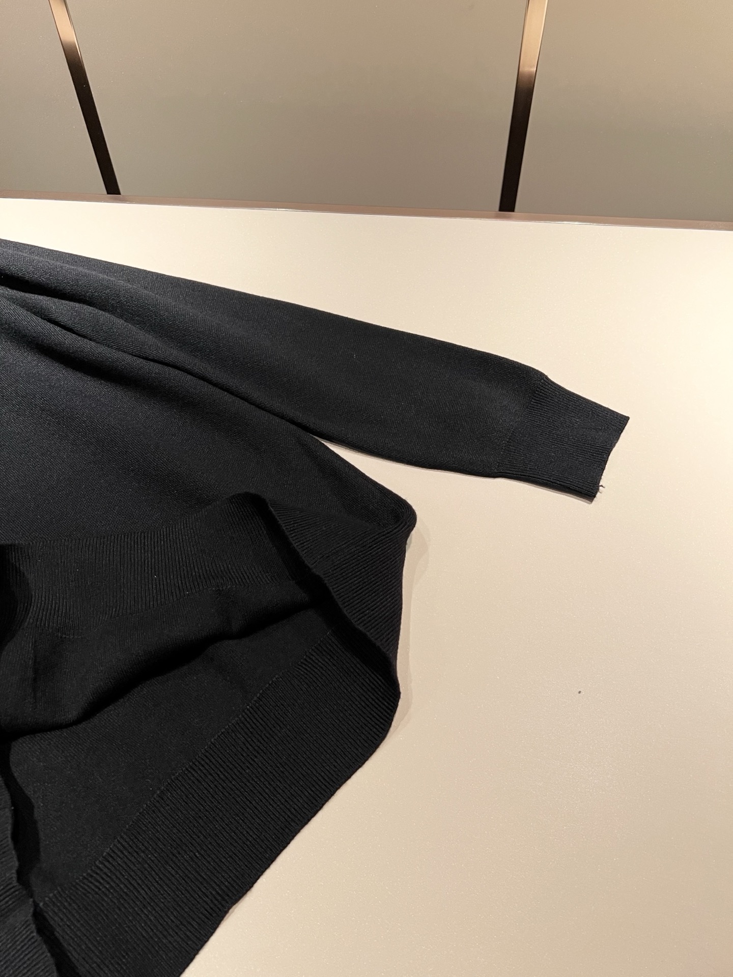 FEN*I 芬*迪2025秋冬新款FD家族男女同款针织羊毛衫，男女同款👫百搭。意大利原厂订单，FD家族人