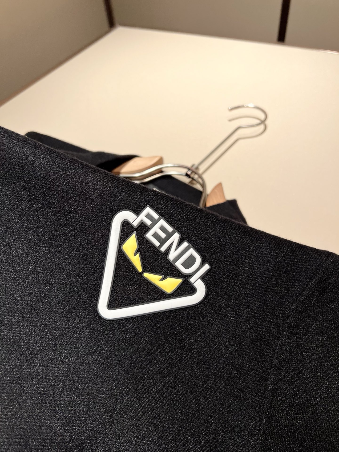 FEN*I 芬*迪2025秋冬新款FD家族男女同款针织羊毛衫，男女同款👫百搭。意大利原厂订单，FD家族人