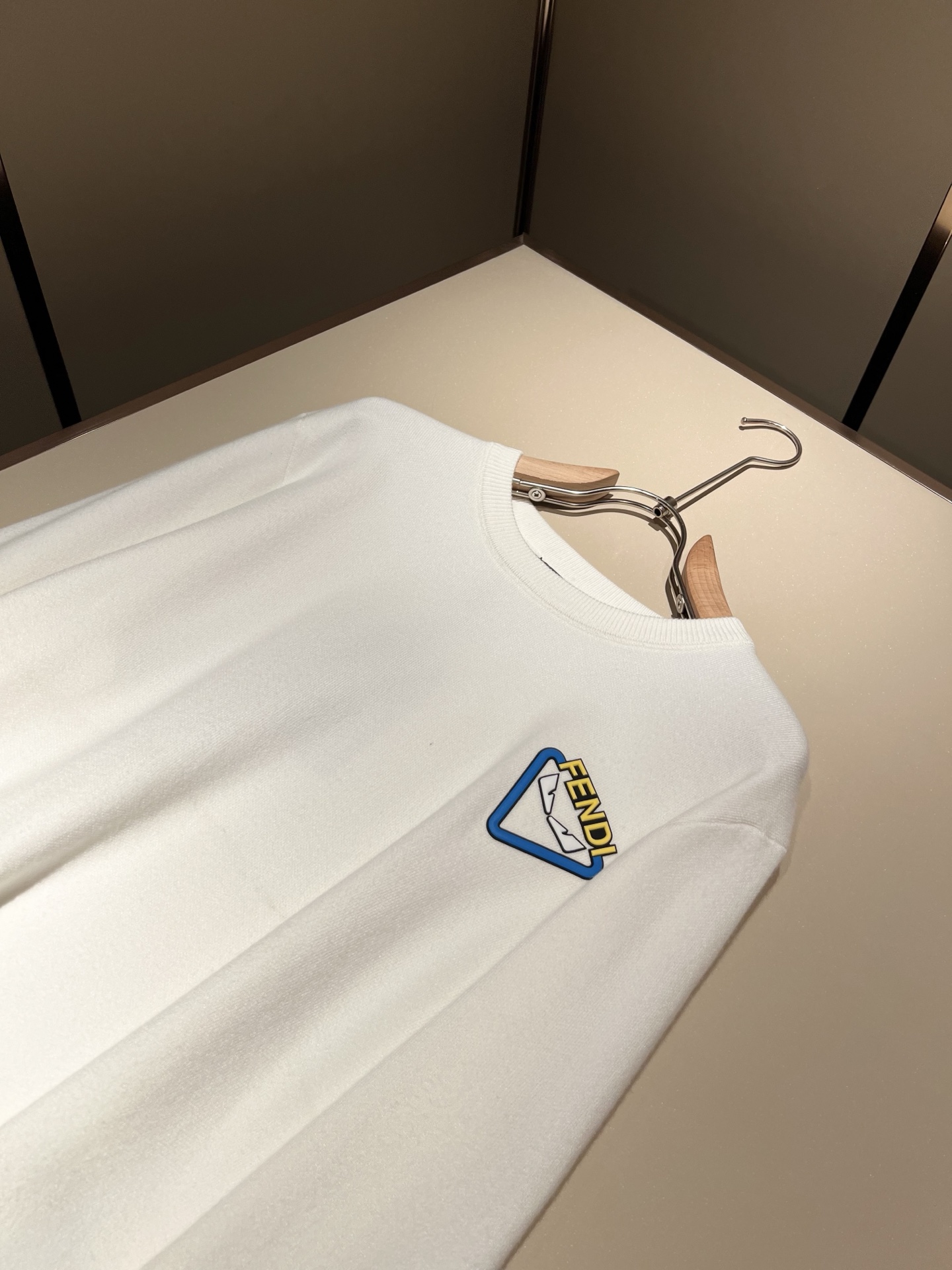 FEN*I 芬*迪2025秋冬新款FD家族男女同款针织羊毛衫，男女同款👫百搭。意大利原厂订单，FD家族人