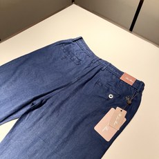 Loro Piana诺悠翩雅 2025秋冬男士套装,最新的贸易订单全品相!!网红款!上身舒适透气,不僵硬 Loro Piana诺悠翩雅 2025秋冬男士套装,最新的贸易订单全品相!!网红款!上身舒适透气,不僵硬