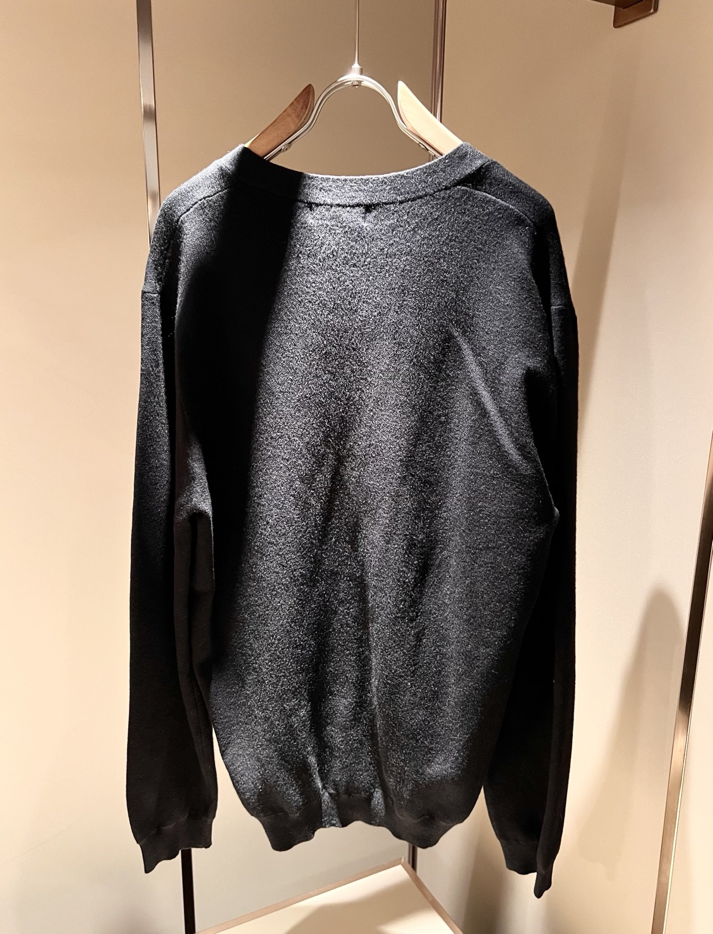 Bur*erry 巴*莉 2025秋冬新款长袖针织羊毛开衫，品牌经典设计元素！既不单调也不复杂,恰到好处