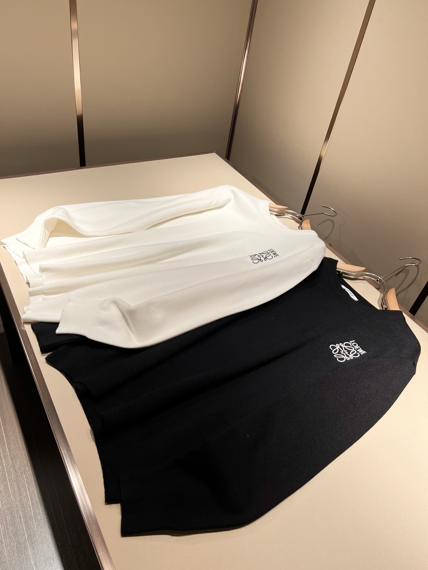 LO*WE/罗*威2025秋冬新款男女同款👫针织羊毛衫，贸易公司渠道货，2025年最新品，官柜同步售卖，