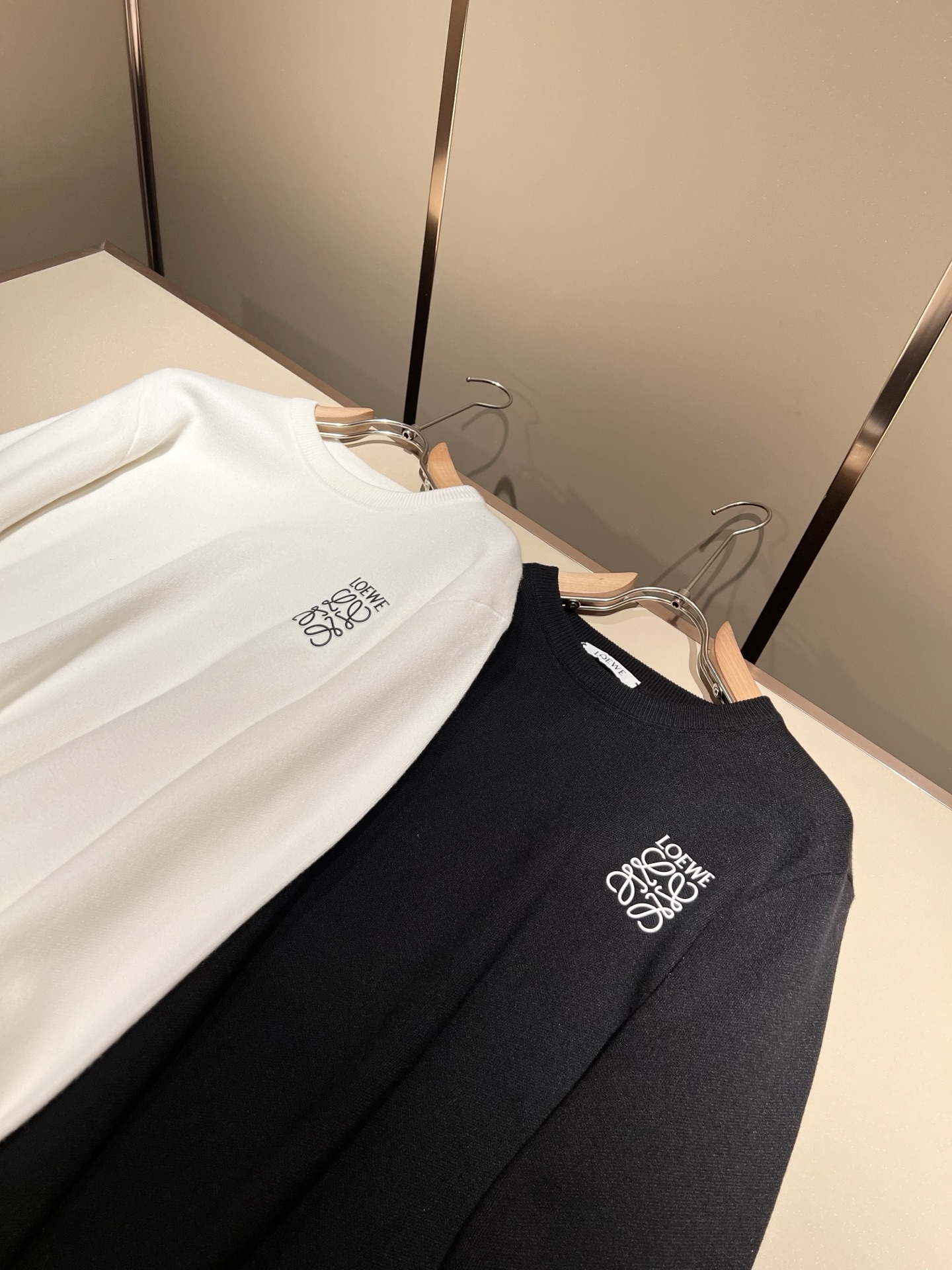 LO*WE/罗*威2025秋冬新款男女同款👫针织羊毛衫，贸易公司渠道货，2025年最新品，官柜同步售卖，