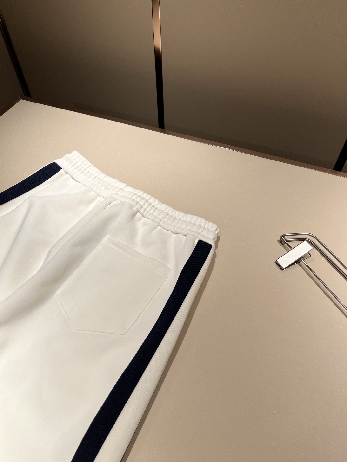 Louis Vuit*on 路易家族 2025秋冬新款套装，轻奢休闲套装，男女同款👫装饰！路易家族的新高