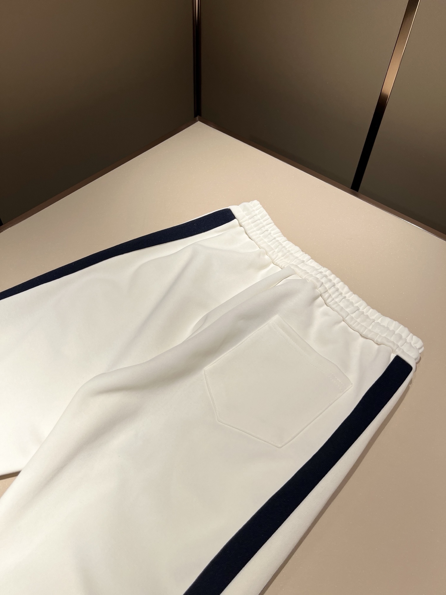 Louis Vuit*on 路易家族 2025秋冬新款套装，轻奢休闲套装，男女同款👫装饰！路易家族的新高