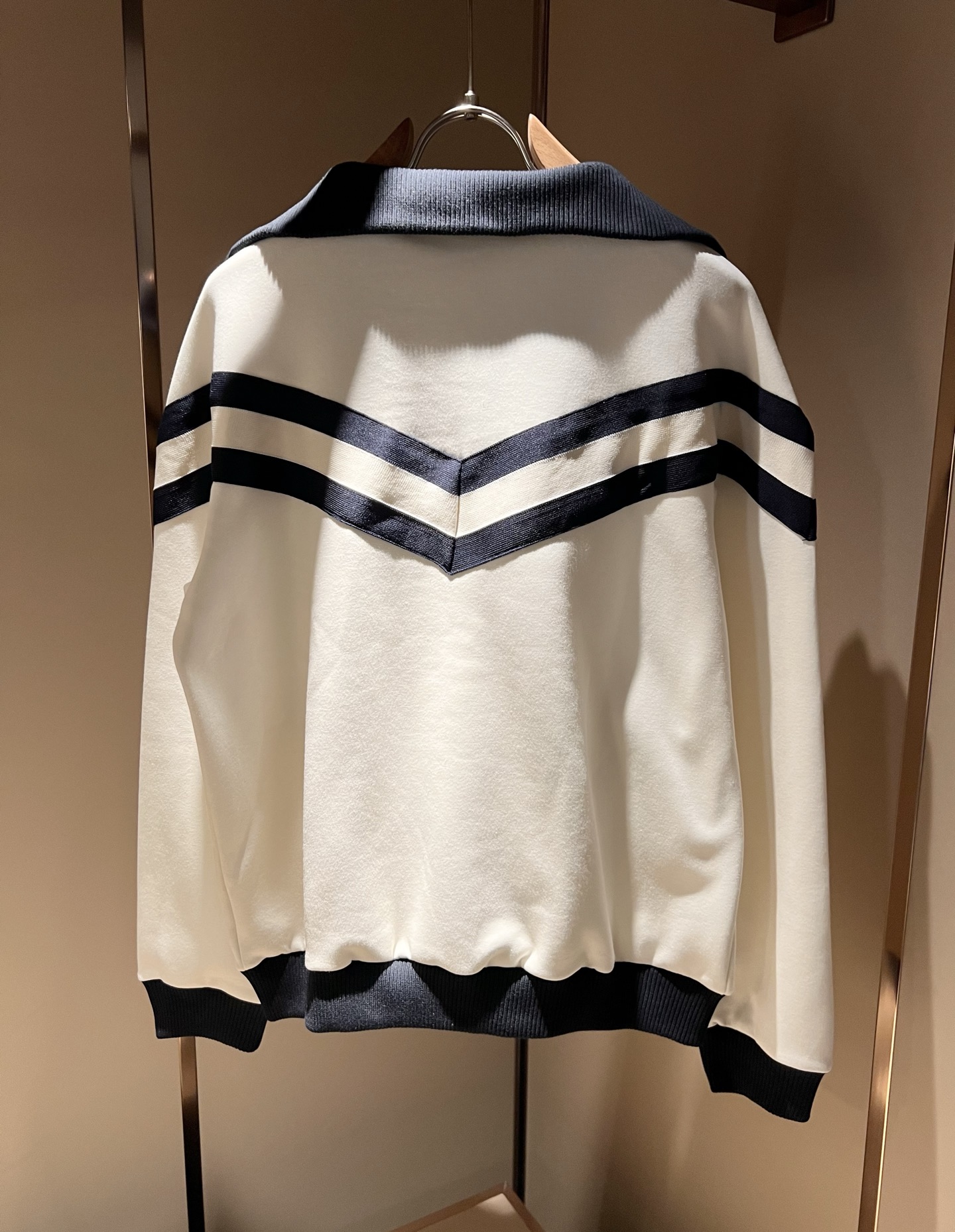 Louis Vuit*on 路易家族 2025秋冬新款套装，轻奢休闲套装，男女同款👫装饰！路易家族的新高