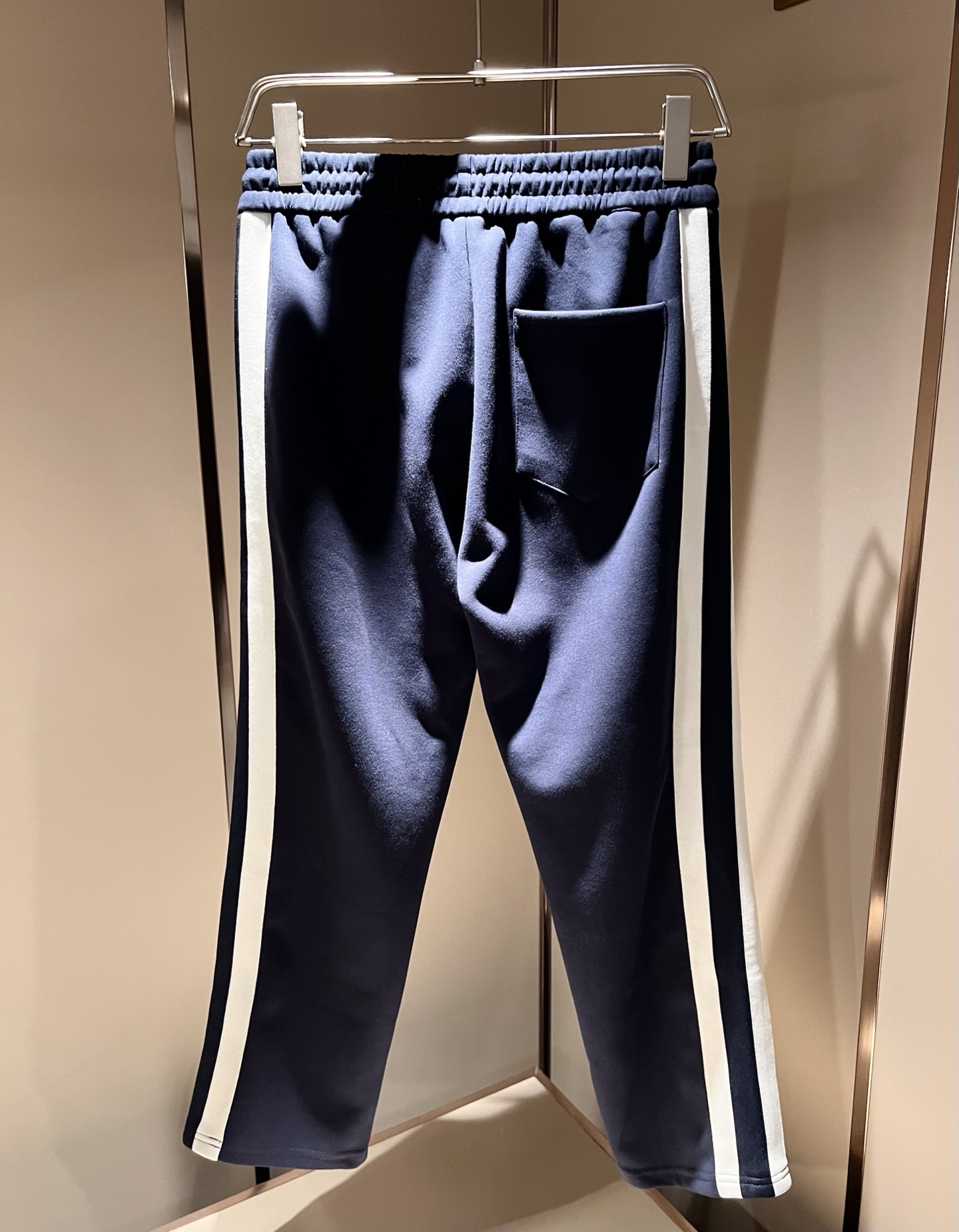 Louis Vuit*on 路易家族 2025秋冬新款套装，轻奢休闲套装，男女同款👫装饰！路易家族的新高