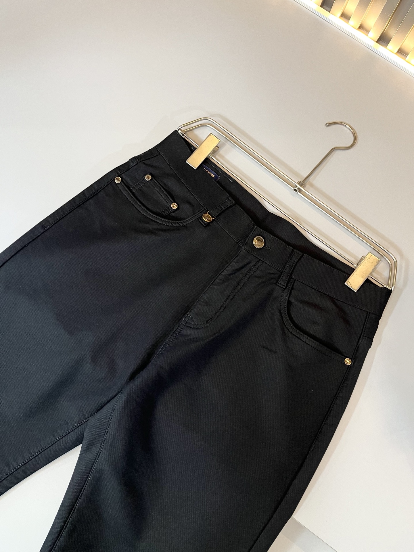 LouisVuitt*路易*登 2025秋冬新款男士休闲西裤，男士经典时尚百搭商务休闲西裤! 都市精英商