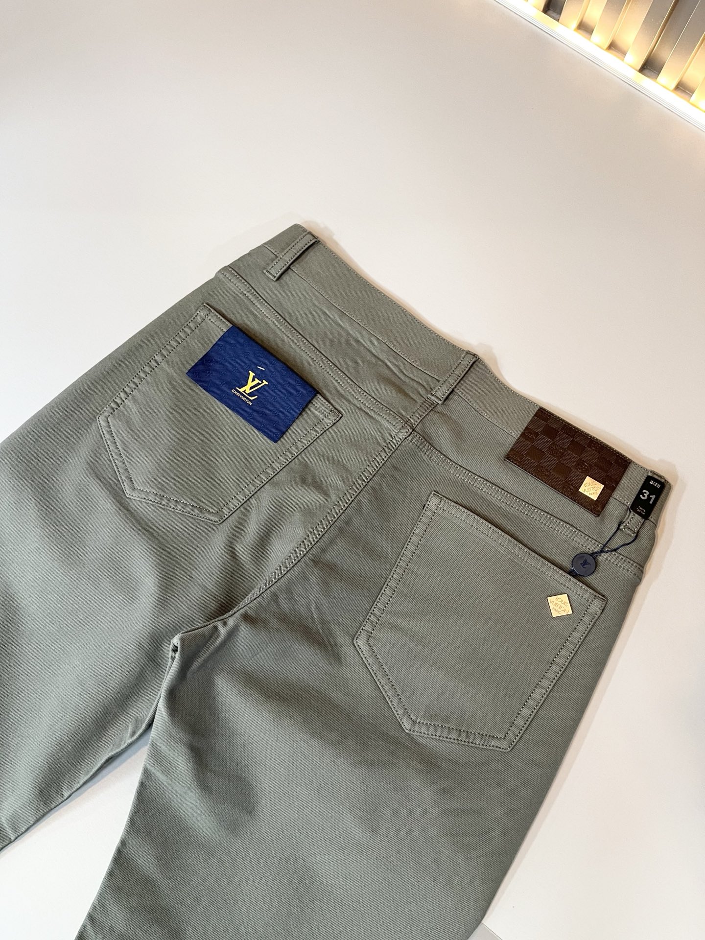 LouisVuitt*路易*登 2025秋冬新款男士休闲西裤，男士经典时尚百搭商务休闲西裤! 都市精英商