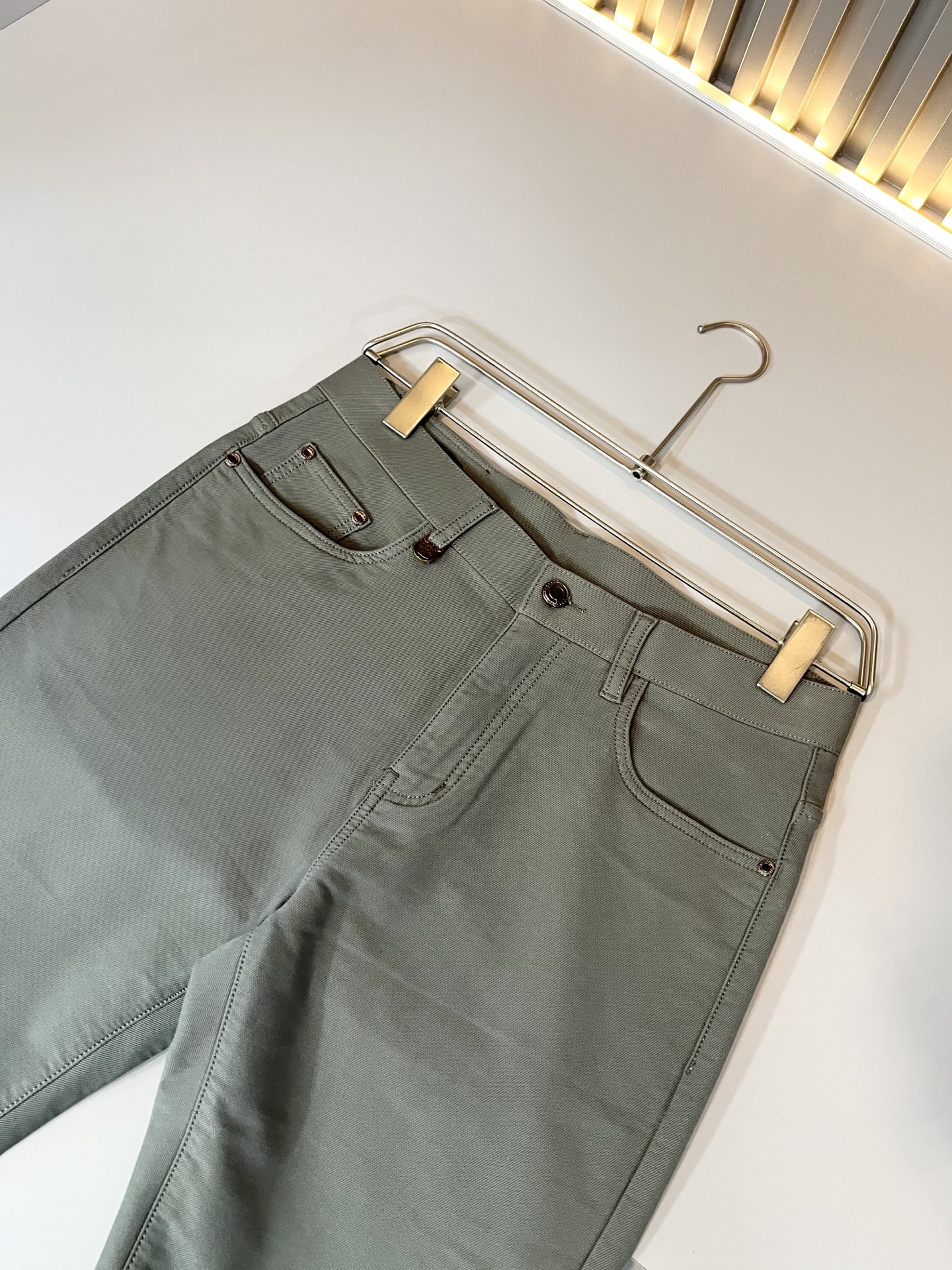 LouisVuitt*路易*登 2025秋冬新款男士休闲西裤，男士经典时尚百搭商务休闲西裤! 都市精英商