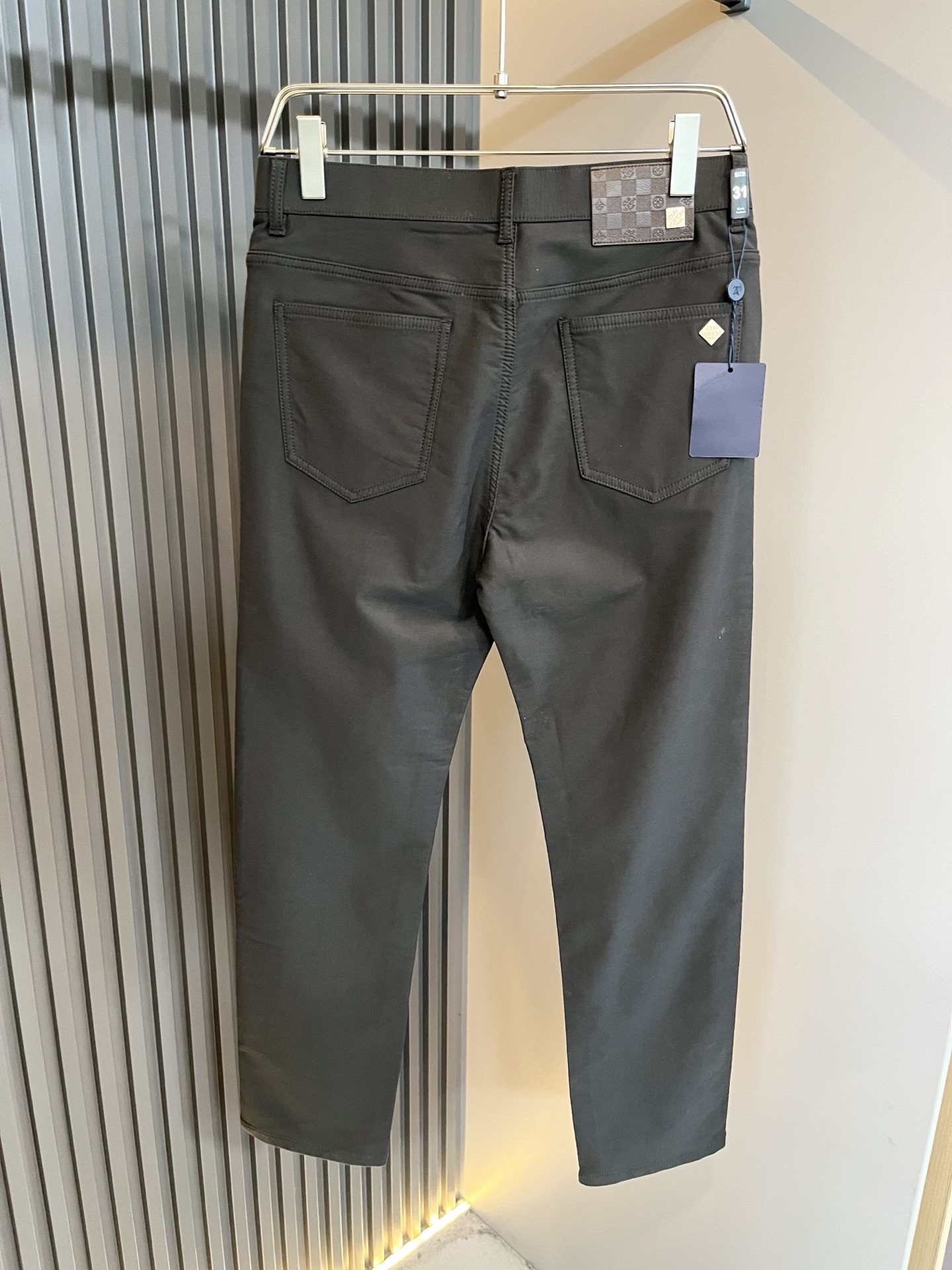 LouisVuitt*路易*登 2025秋冬新款男士休闲西裤，男士经典时尚百搭商务休闲西裤! 都市精英商