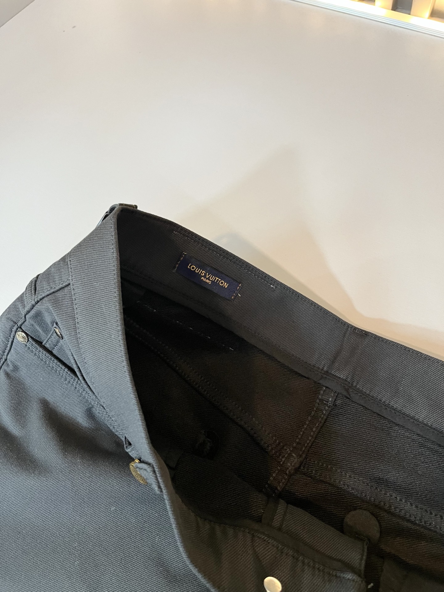 LouisVuitt*路易*登 2025秋冬新款男士休闲西裤，男士经典时尚百搭商务休闲西裤! 都市精英商