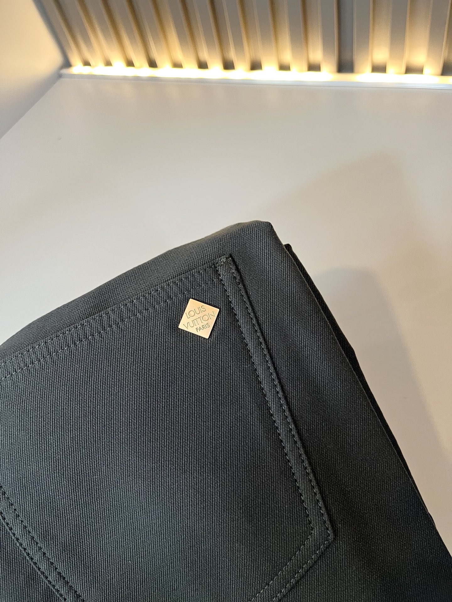 LouisVuitt*路易*登 2025秋冬新款男士休闲西裤，男士经典时尚百搭商务休闲西裤! 都市精英商