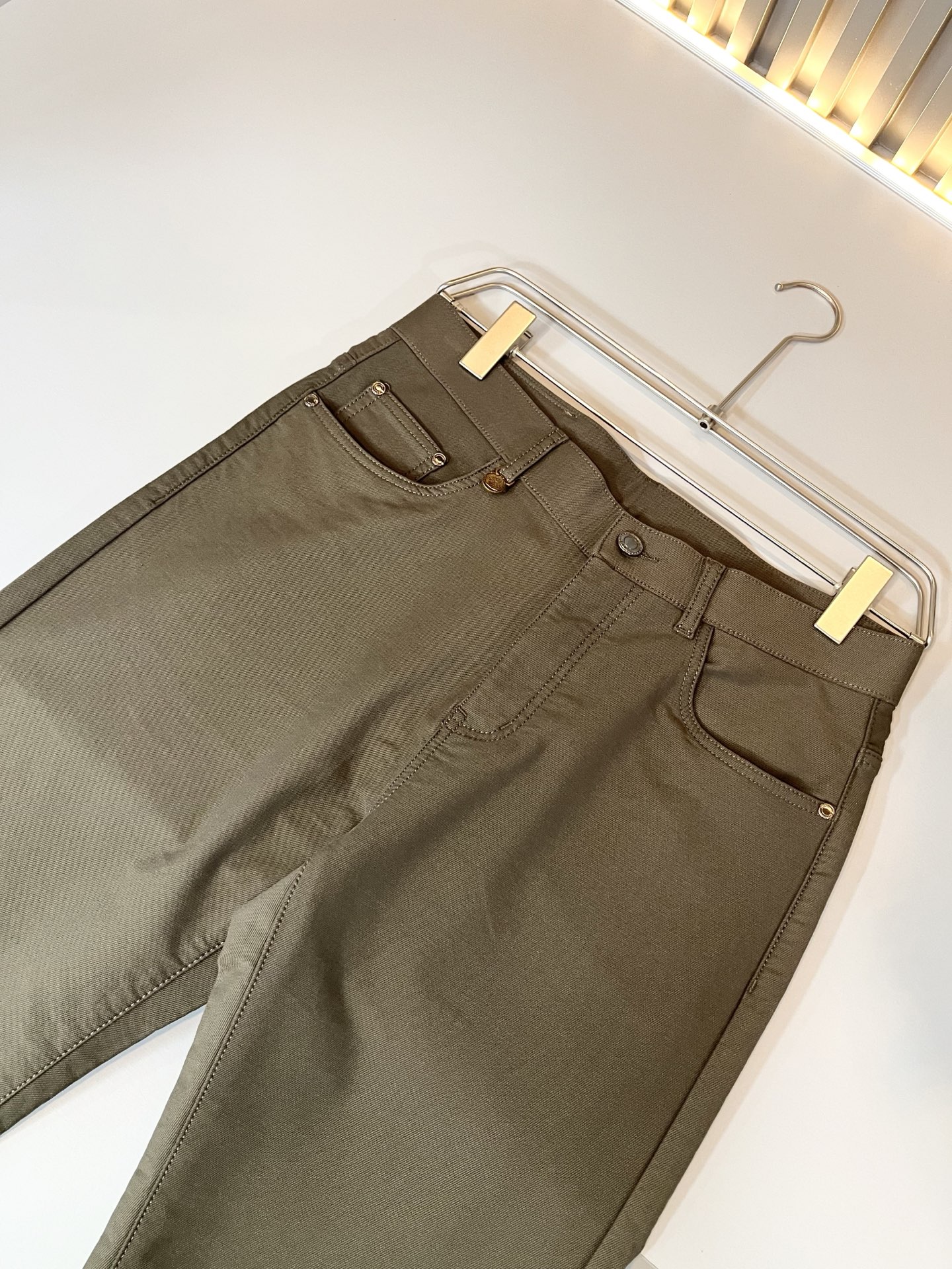 LouisVuitt*路易*登 2025秋冬新款男士休闲西裤，男士经典时尚百搭商务休闲西裤! 都市精英商