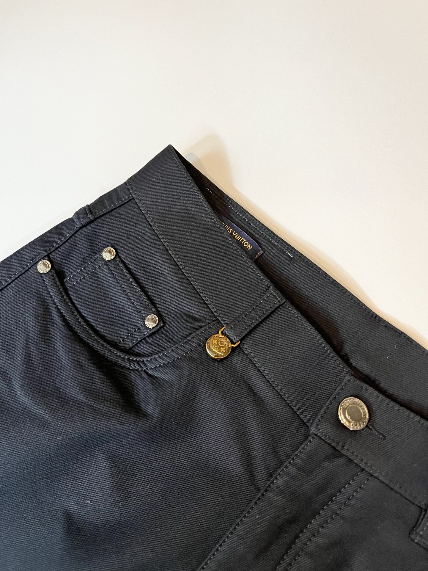 LouisVuitt*路易*登 2025秋冬新款男士休闲西裤，男士经典时尚百搭商务休闲西裤! 都市精英商