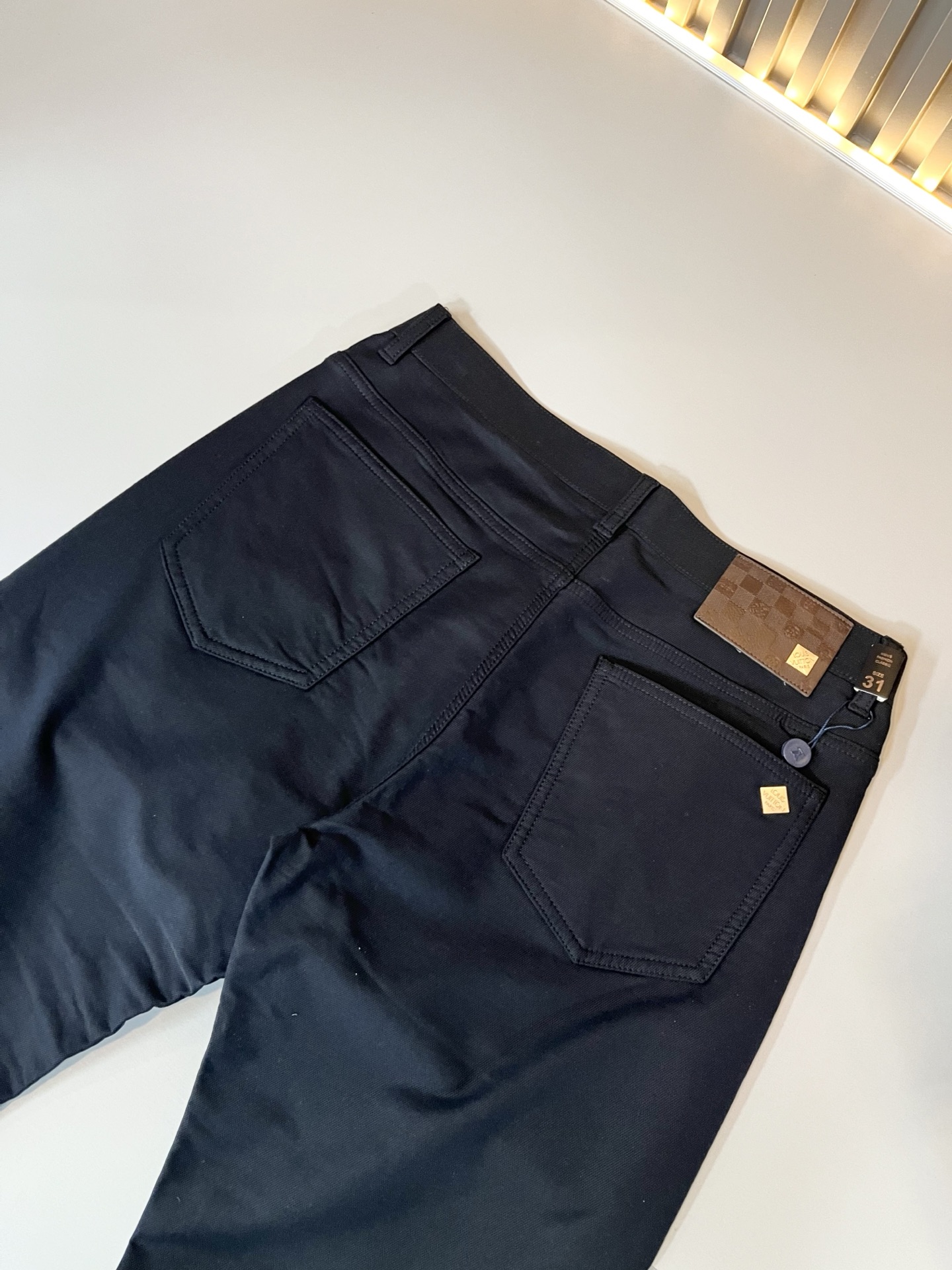 LouisVuitt*路易*登 2025秋冬新款男士休闲西裤，男士经典时尚百搭商务休闲西裤! 都市精英商