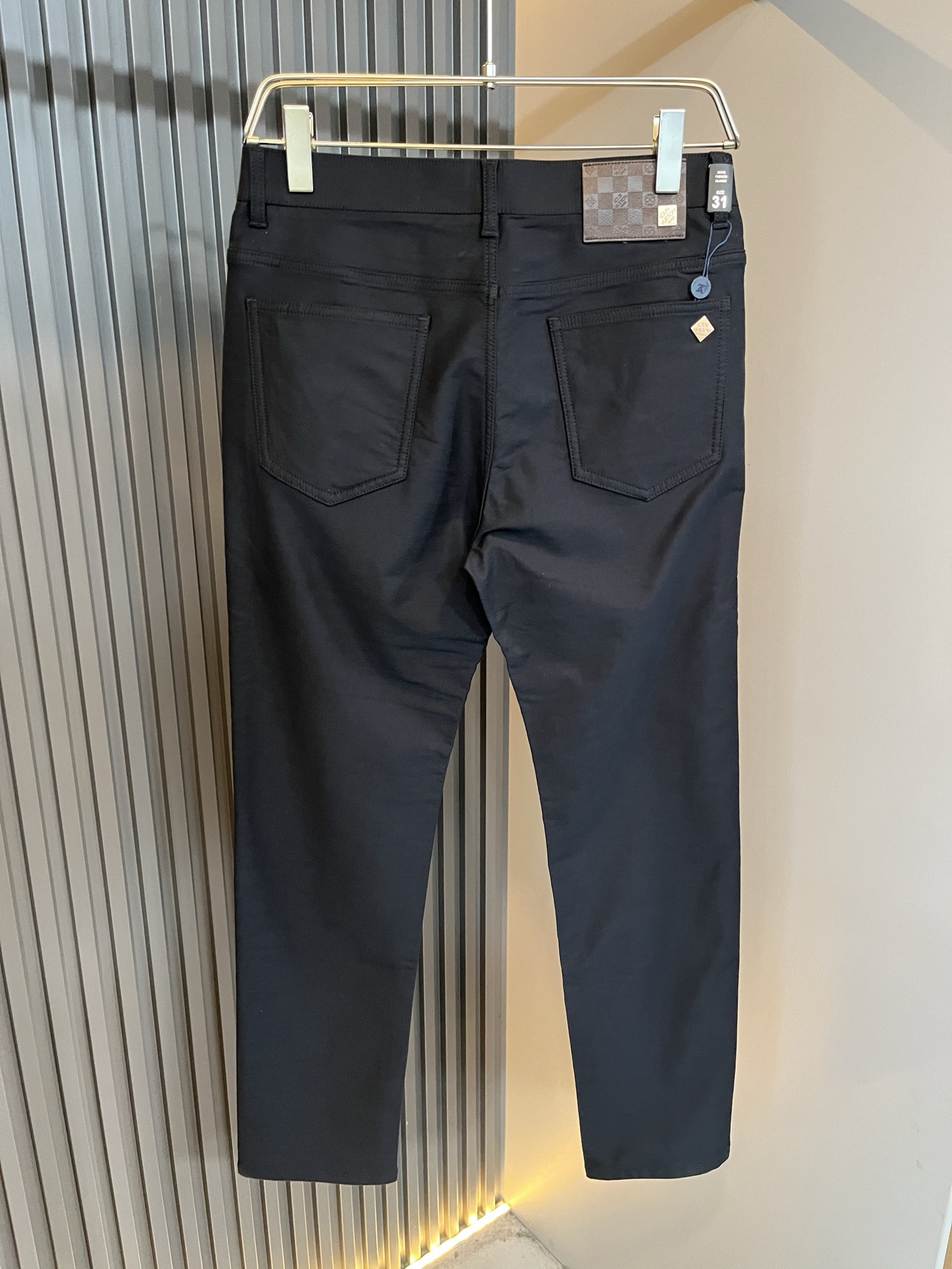 LouisVuitt*路易*登 2025秋冬新款男士休闲西裤，男士经典时尚百搭商务休闲西裤! 都市精英商