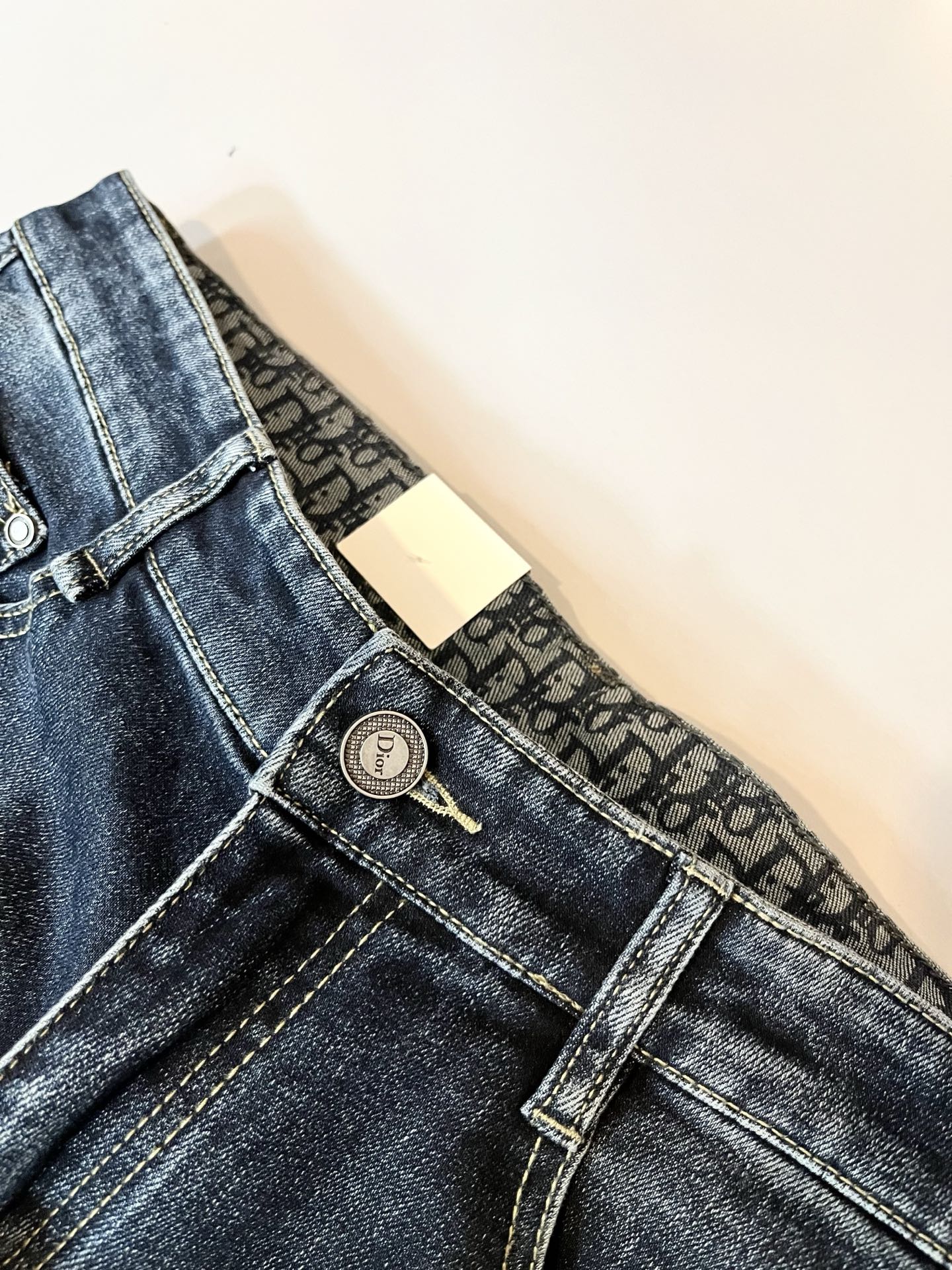 Dio*r 迪家 2025秋冬男士水洗小直筒牛仔裤！贸易公司渠道牛货，品相超赞，时尚圈万能的百搭裤王，欧