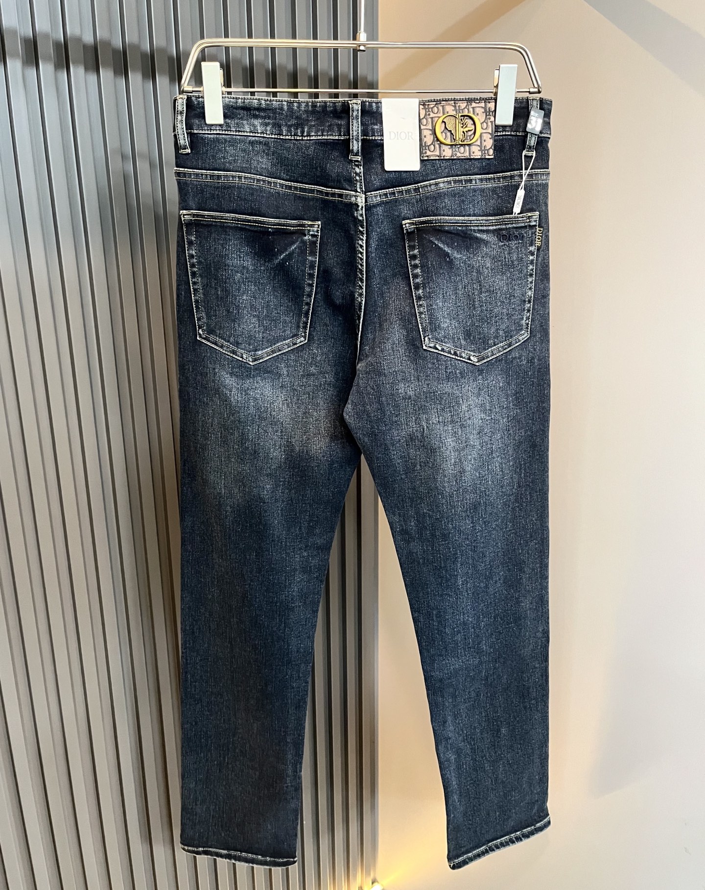 Dio*r 迪家 2025秋冬男士水洗小直筒牛仔裤！贸易公司渠道牛货，品相超赞，时尚圈万能的百搭裤王，欧