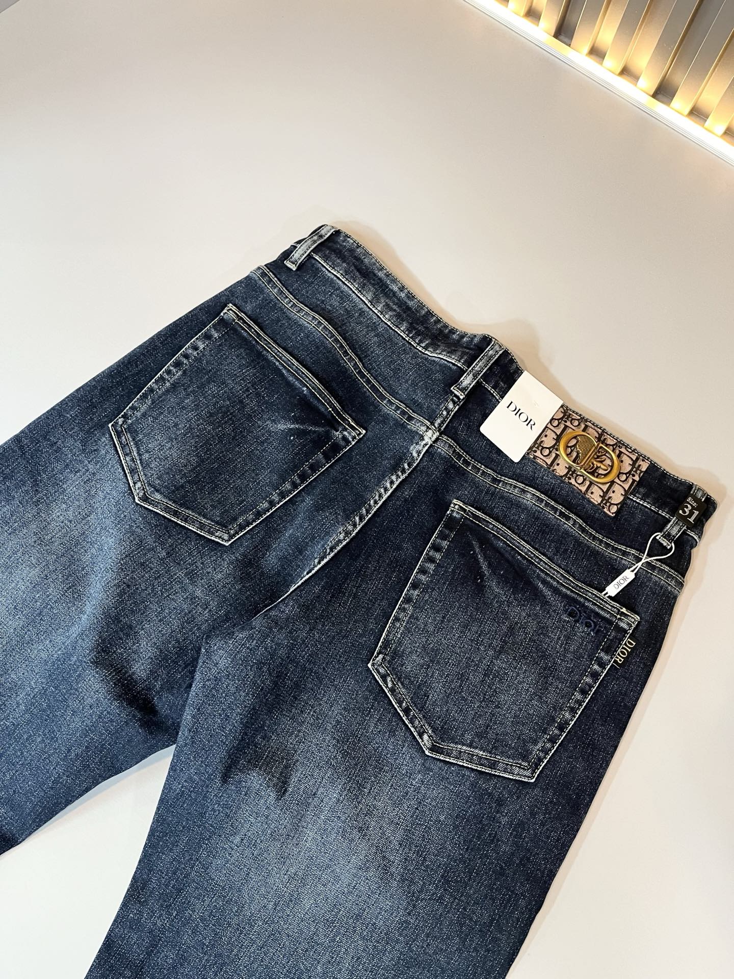 Dio*r 迪家 2025秋冬男士水洗小直筒牛仔裤！贸易公司渠道牛货，品相超赞，时尚圈万能的百搭裤王，欧