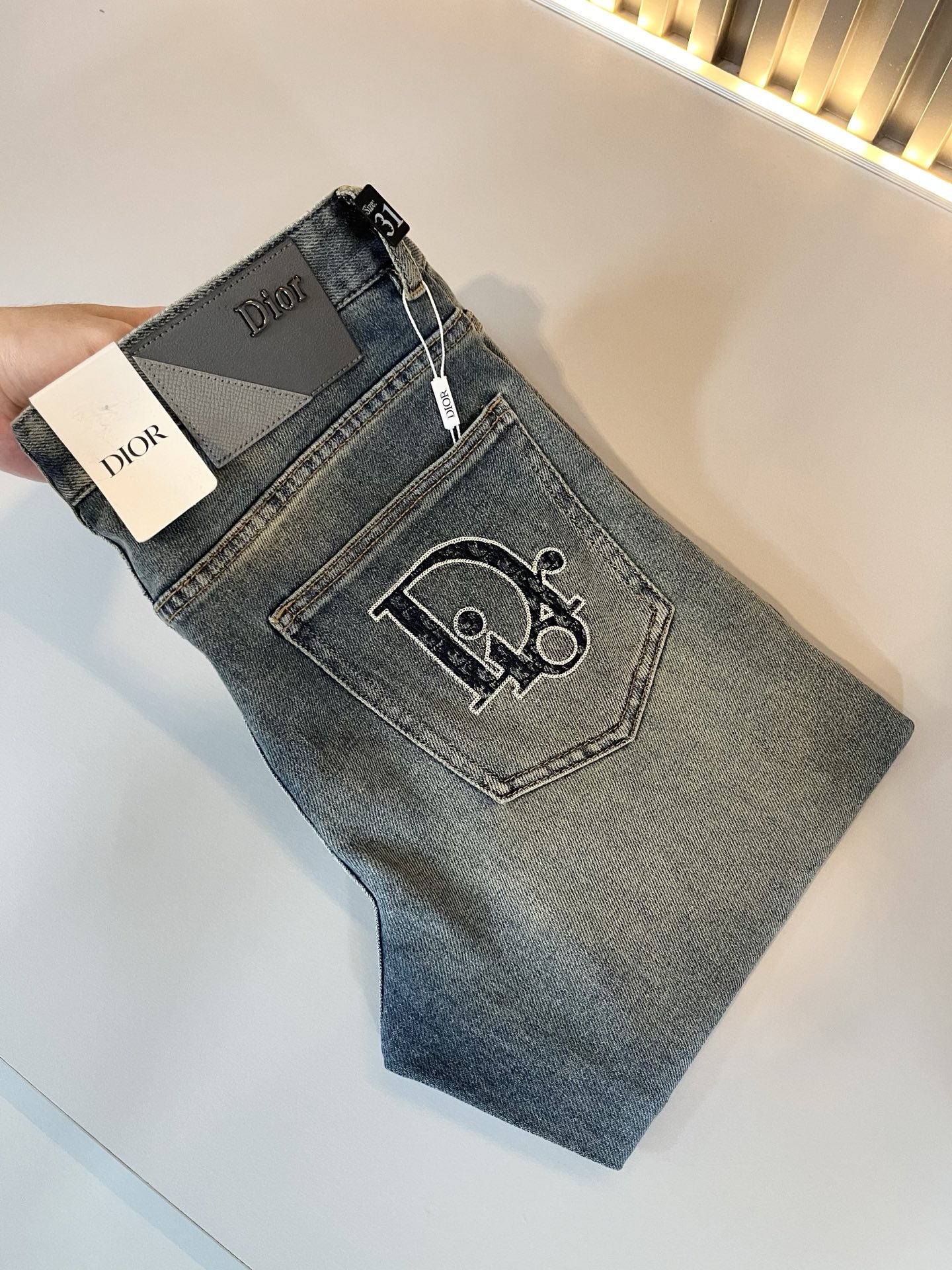 Dio*r 迪家 2025秋冬男士水洗小直筒牛仔裤！贸易公司渠道牛货，品相超赞，时尚圈万能的百搭裤王，欧