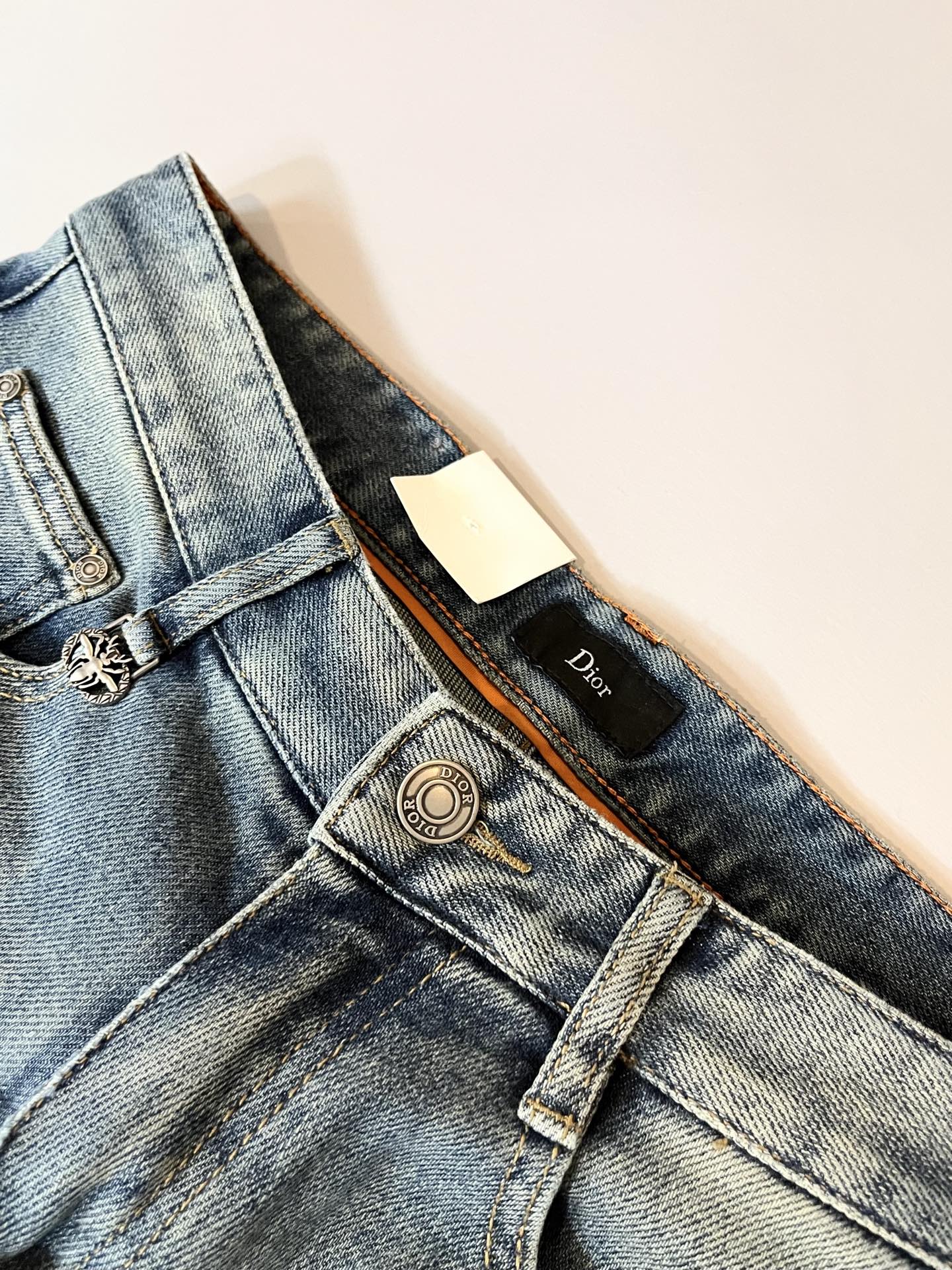 Dio*r 迪家 2025秋冬男士水洗小直筒牛仔裤！贸易公司渠道牛货，品相超赞，时尚圈万能的百搭裤王，欧