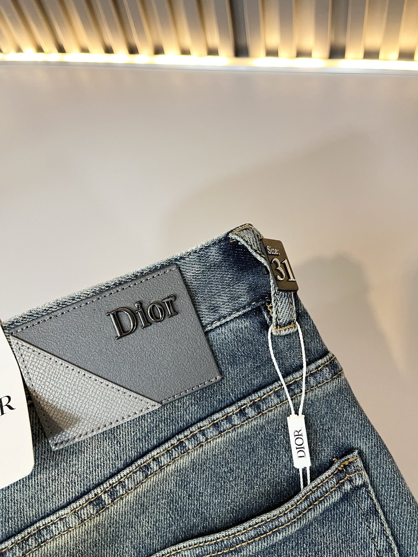 Dio*r 迪家 2025秋冬男士水洗小直筒牛仔裤！贸易公司渠道牛货，品相超赞，时尚圈万能的百搭裤王，欧