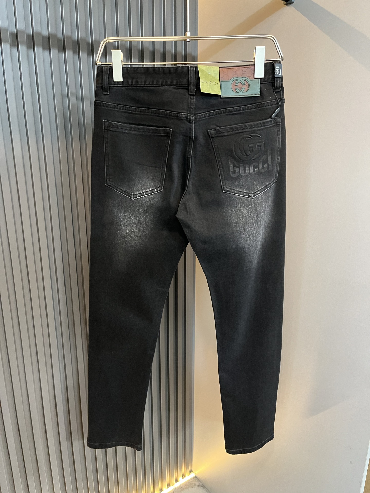 Guc*古奇 2025秋冬新品男士高端休闲百搭四季通勤修身剪裁牛仔裤！对于粉丝来说，这样大气的经典设计足