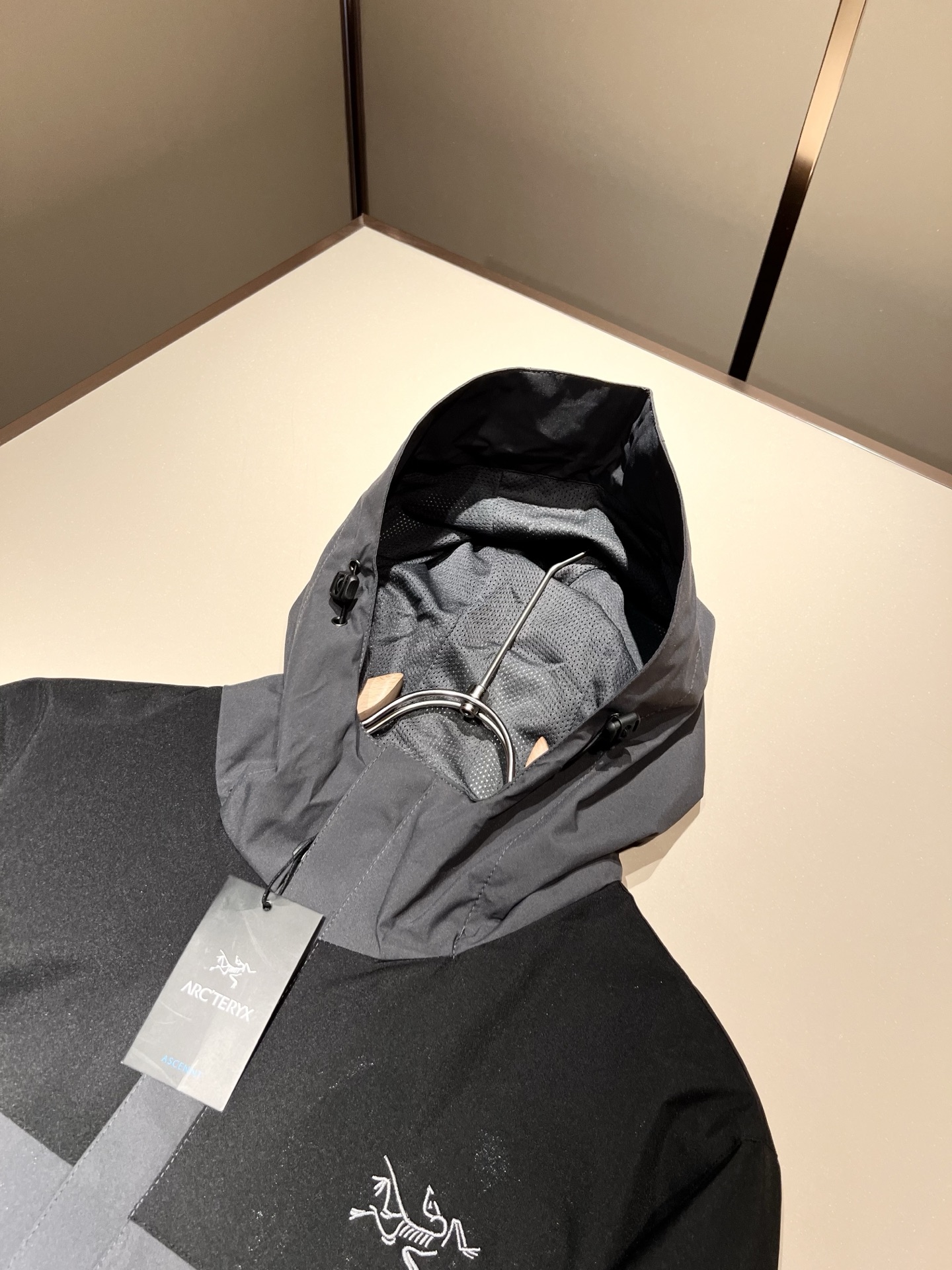 ARCTER*X始*祖鸟 2025秋冬新款男女同款👫夹克外套，户外品牌可能大家第一想到的就是加拿大鹅、始