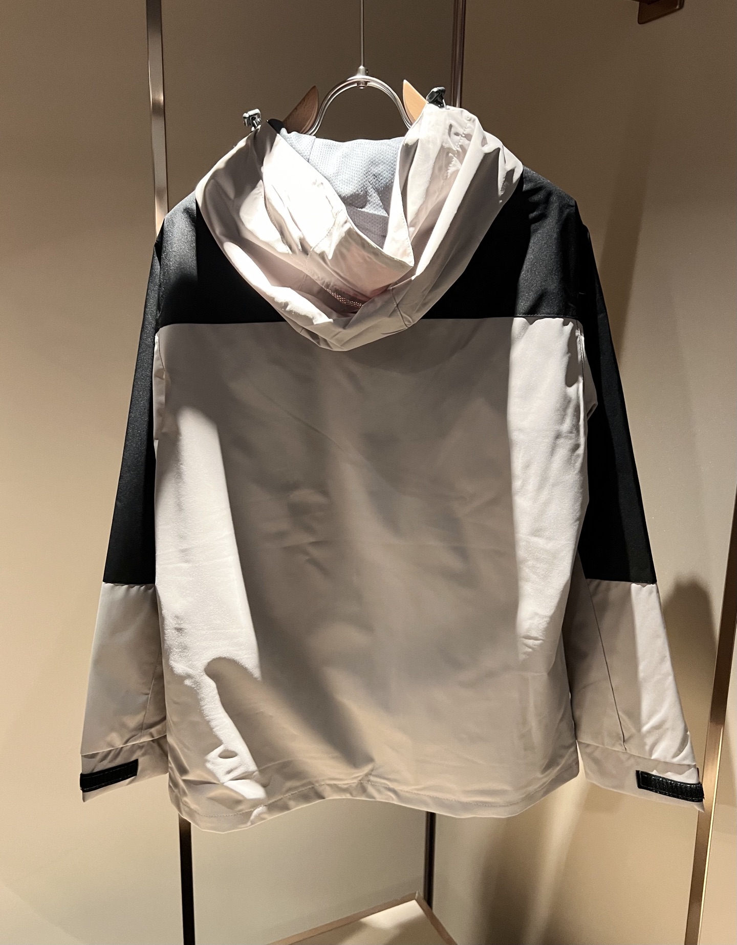 ARCTER*X始*祖鸟 2025秋冬新款男女同款👫夹克外套，户外品牌可能大家第一想到的就是加拿大鹅、始