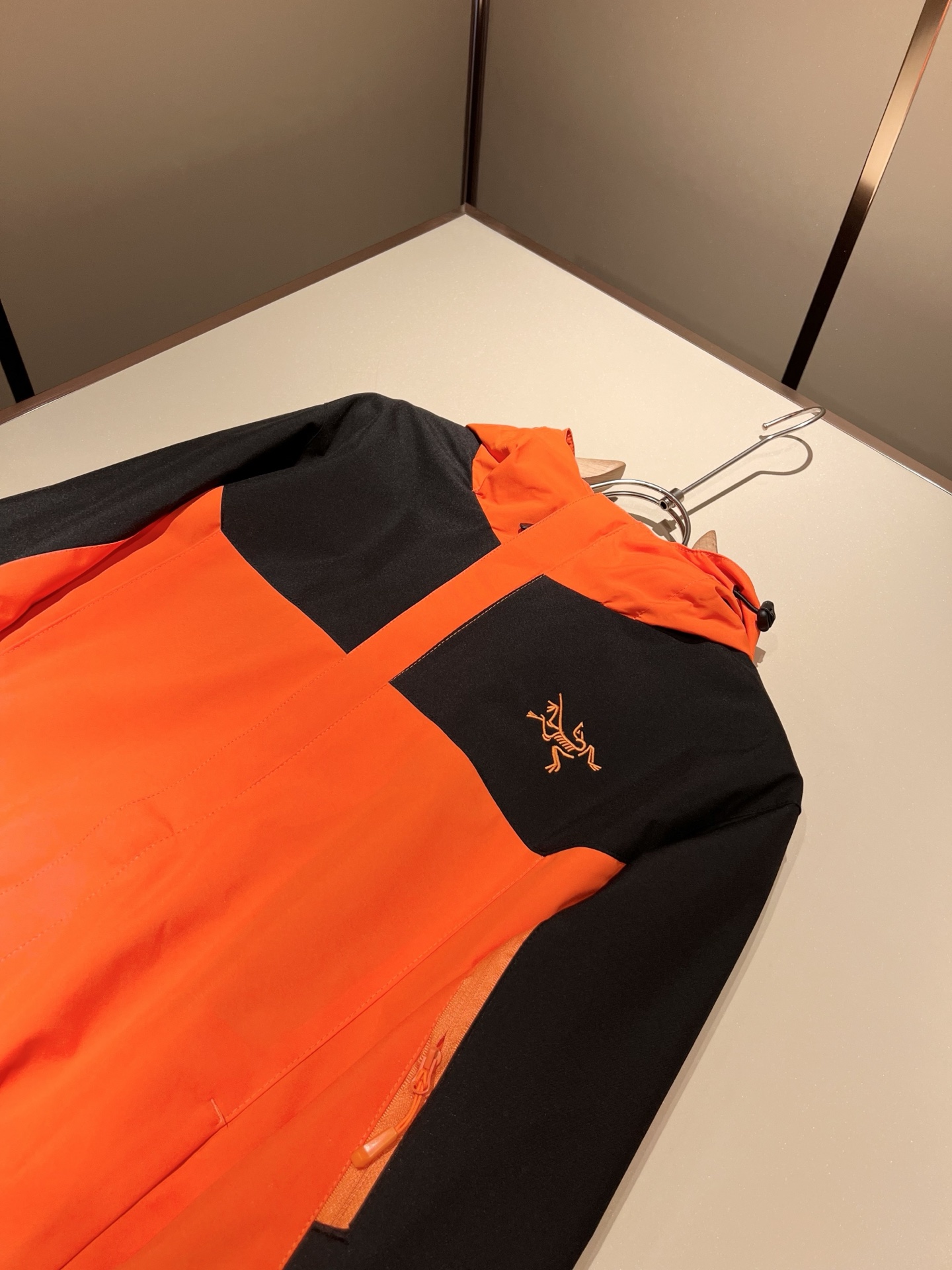 ARCTER*X始*祖鸟 2025秋冬新款男女同款👫夹克外套，户外品牌可能大家第一想到的就是加拿大鹅、始