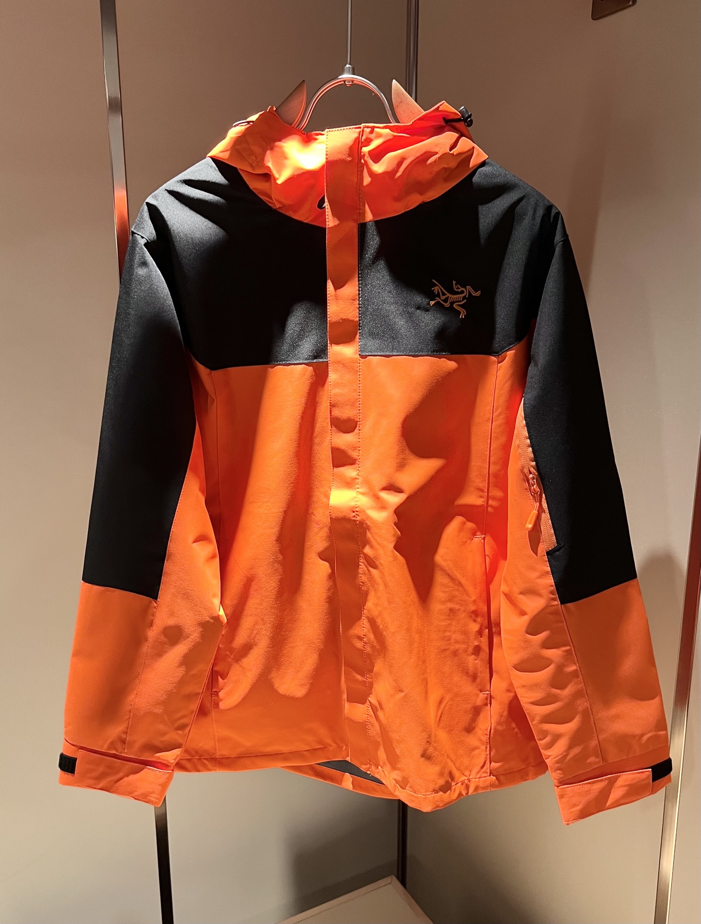 ARCTER*X始*祖鸟 2025秋冬新款男女同款👫夹克外套，户外品牌可能大家第一想到的就是加拿大鹅、始