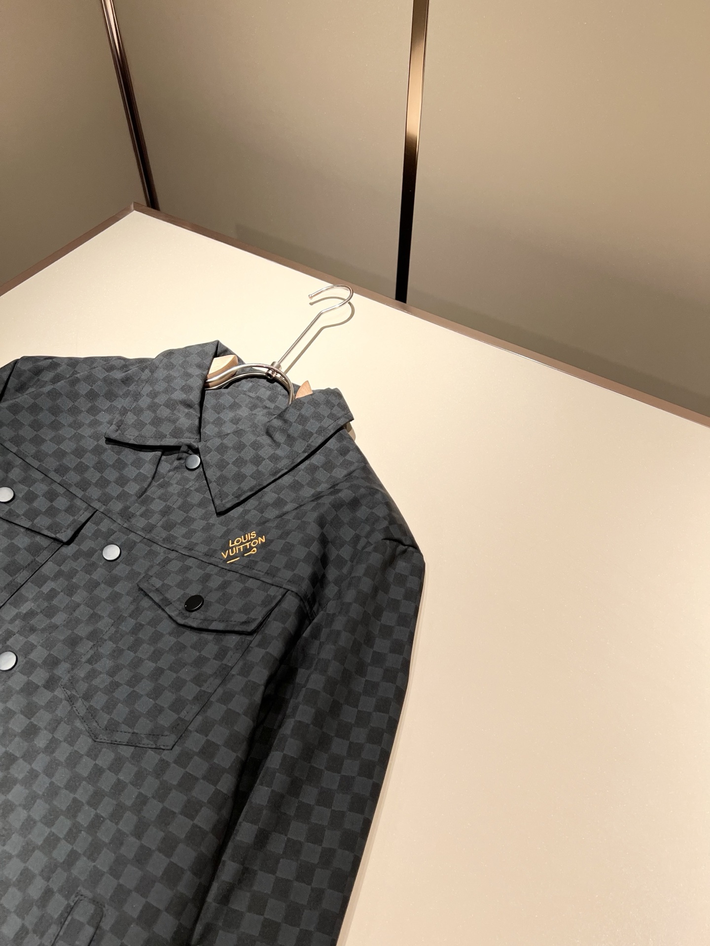 LouisVuitt*路易*登 2025秋冬新品最新款夹克外套，立体logo图案刺绣设计！！贸易公司渠道