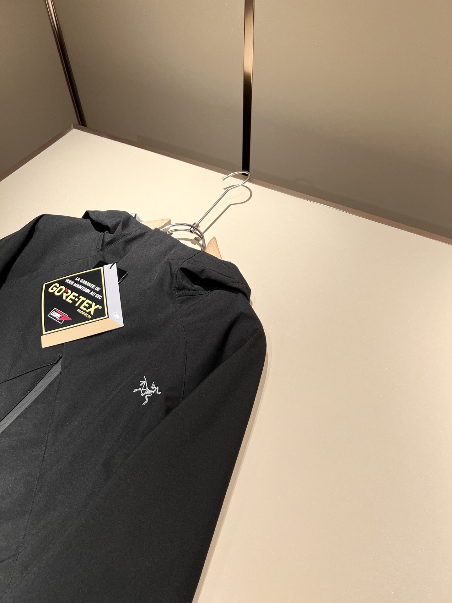 ARCTER*X始*祖鸟 2025秋冬新款男女同款👫夹克外套，户外品牌可能大家第一想到的就是加拿大鹅、始