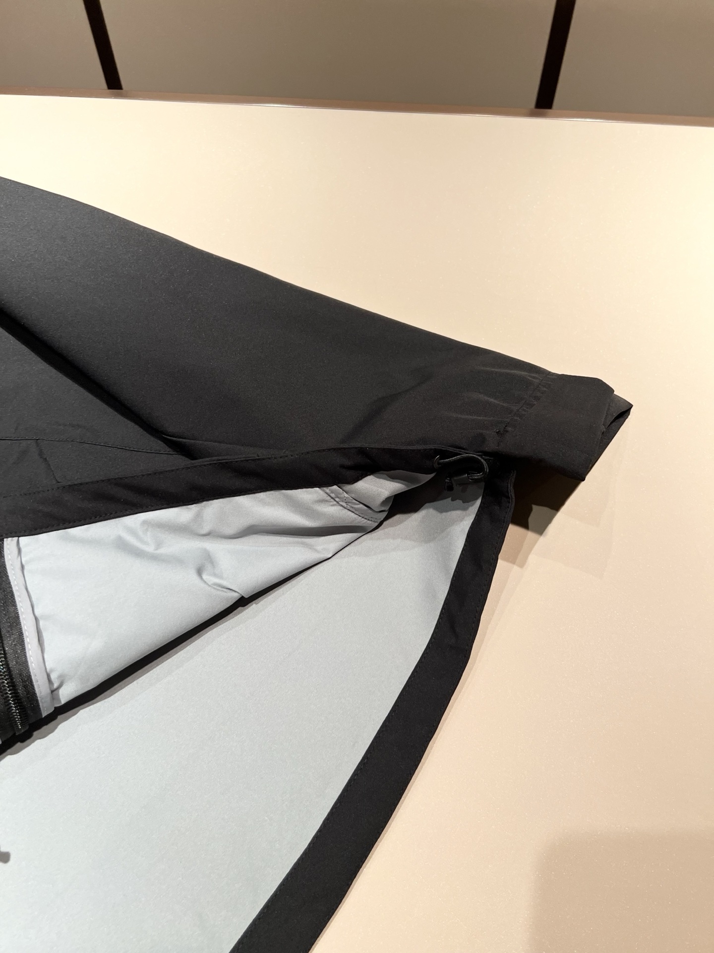 ARCTER*X始*祖鸟 2025秋冬新款男女同款👫夹克外套，户外品牌可能大家第一想到的就是加拿大鹅、始