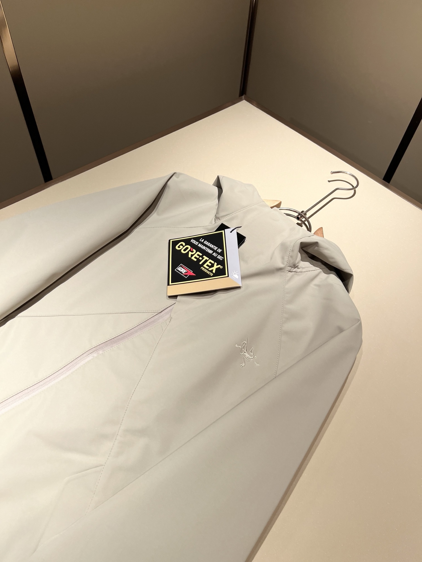 ARCTER*X始*祖鸟 2025秋冬新款男女同款👫夹克外套，户外品牌可能大家第一想到的就是加拿大鹅、始