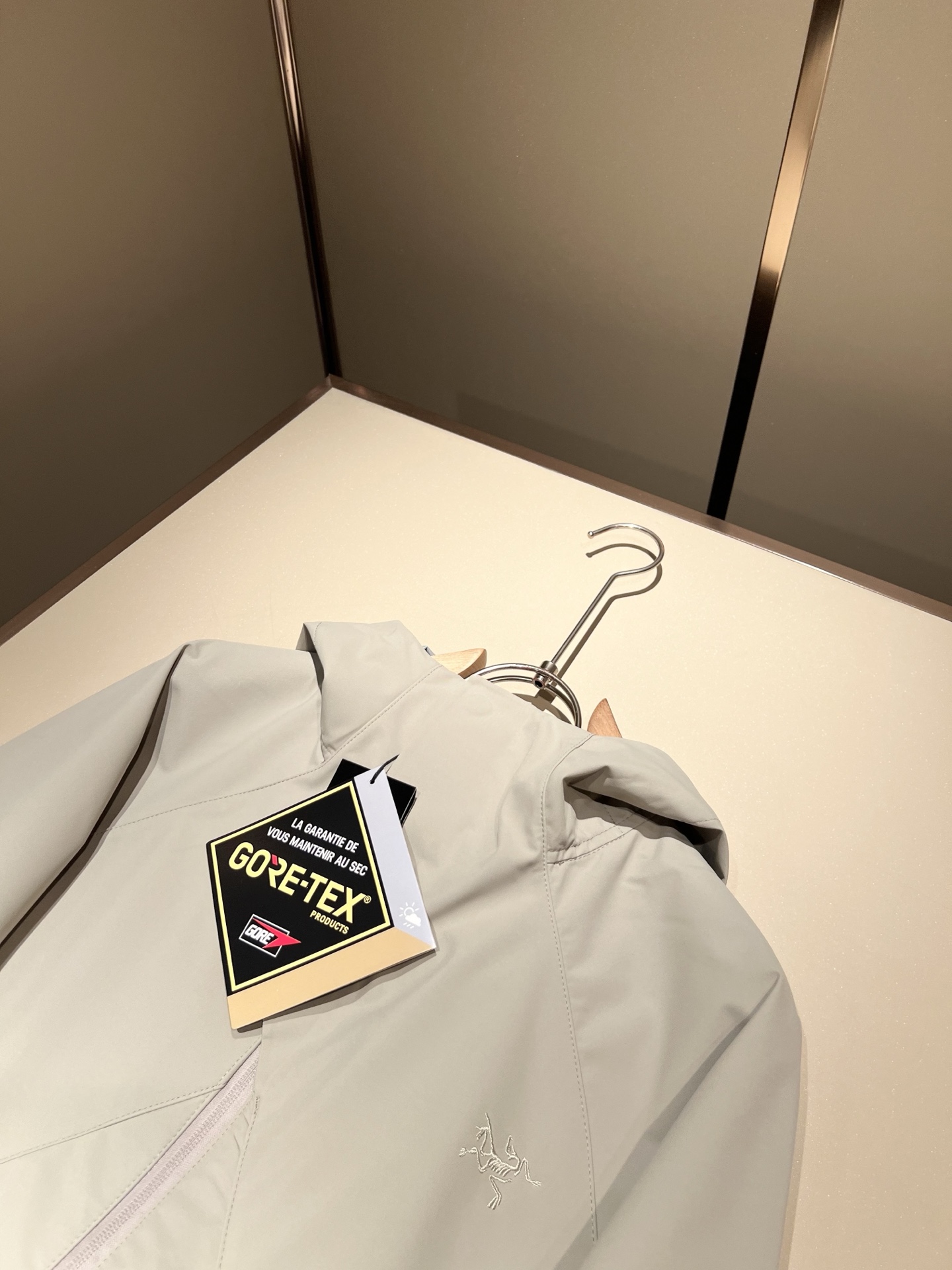 ARCTER*X始*祖鸟 2025秋冬新款男女同款👫夹克外套，户外品牌可能大家第一想到的就是加拿大鹅、始