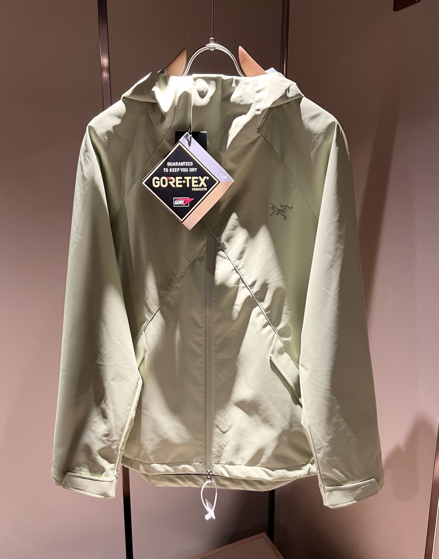 ARCTER*X始*祖鸟 2025秋冬新款男女同款👫夹克外套，户外品牌可能大家第一想到的就是加拿大鹅、始