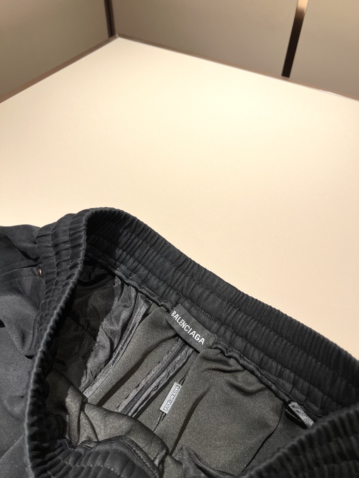 BALENCIA*巴黎*家 2025秋冬新款休闲裤，巴黎世家 裤腿字母logo图案印花设计！新款现货 Y
