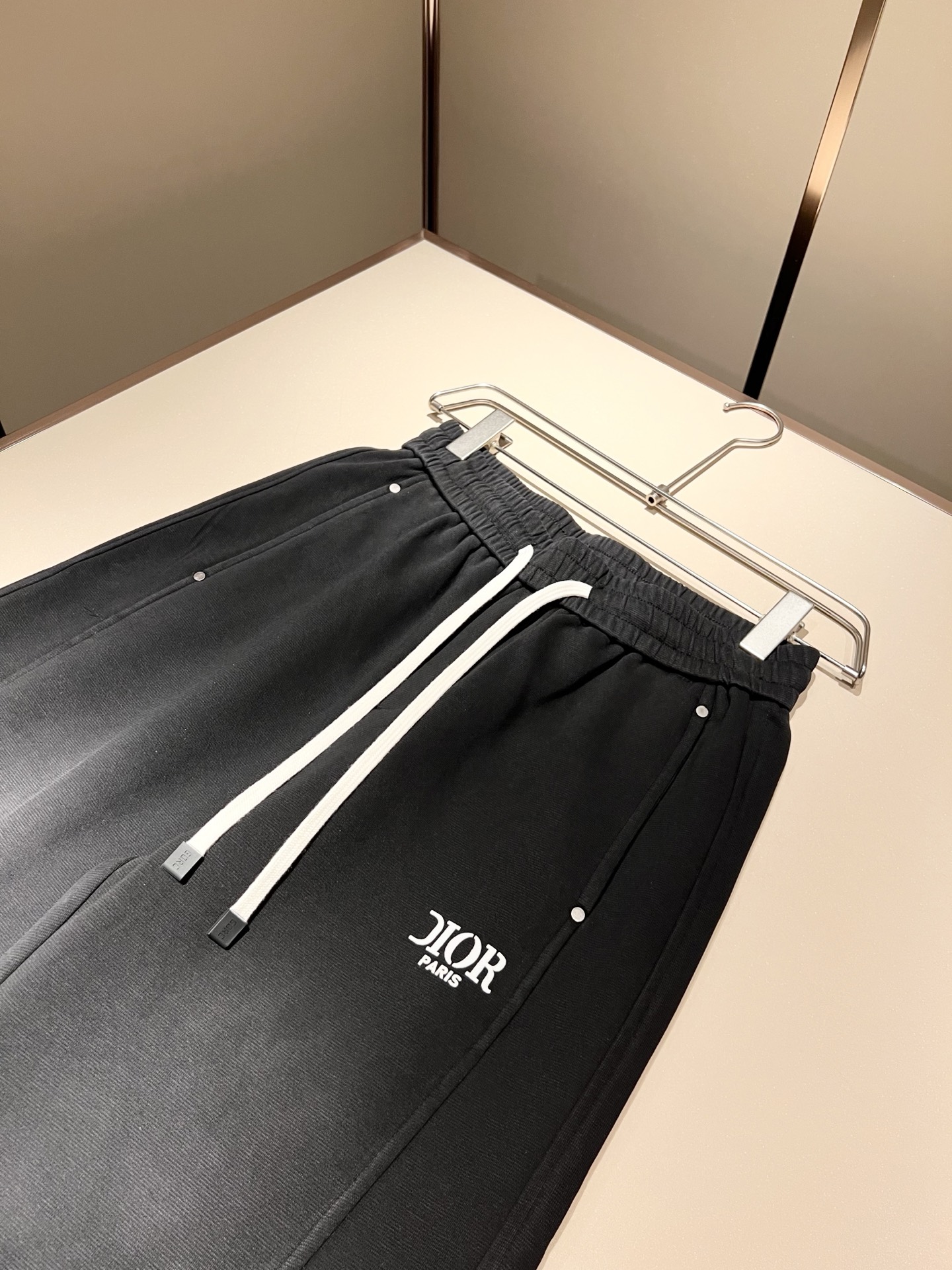 Dio*迪*奥 2025秋冬新款男女同款👫休闲休闲裤，男女同款！裤腿logo图案印花设计！时尚运动休闲裤