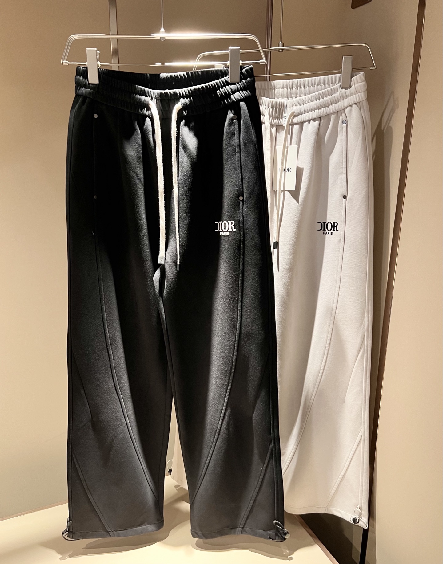 Dio*迪*奥 2025秋冬新款男女同款👫休闲休闲裤，男女同款！裤腿logo图案印花设计！时尚运动休闲裤