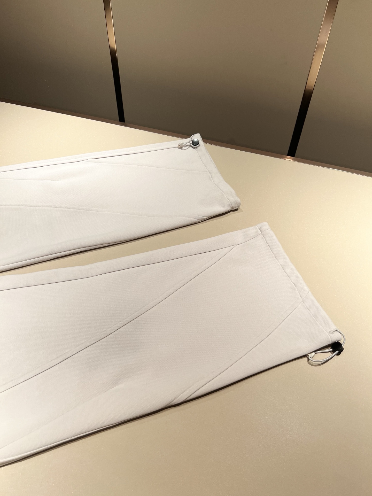 Dio*迪*奥 2025秋冬新款男女同款👫休闲休闲裤，男女同款！裤腿logo图案印花设计！时尚运动休闲裤