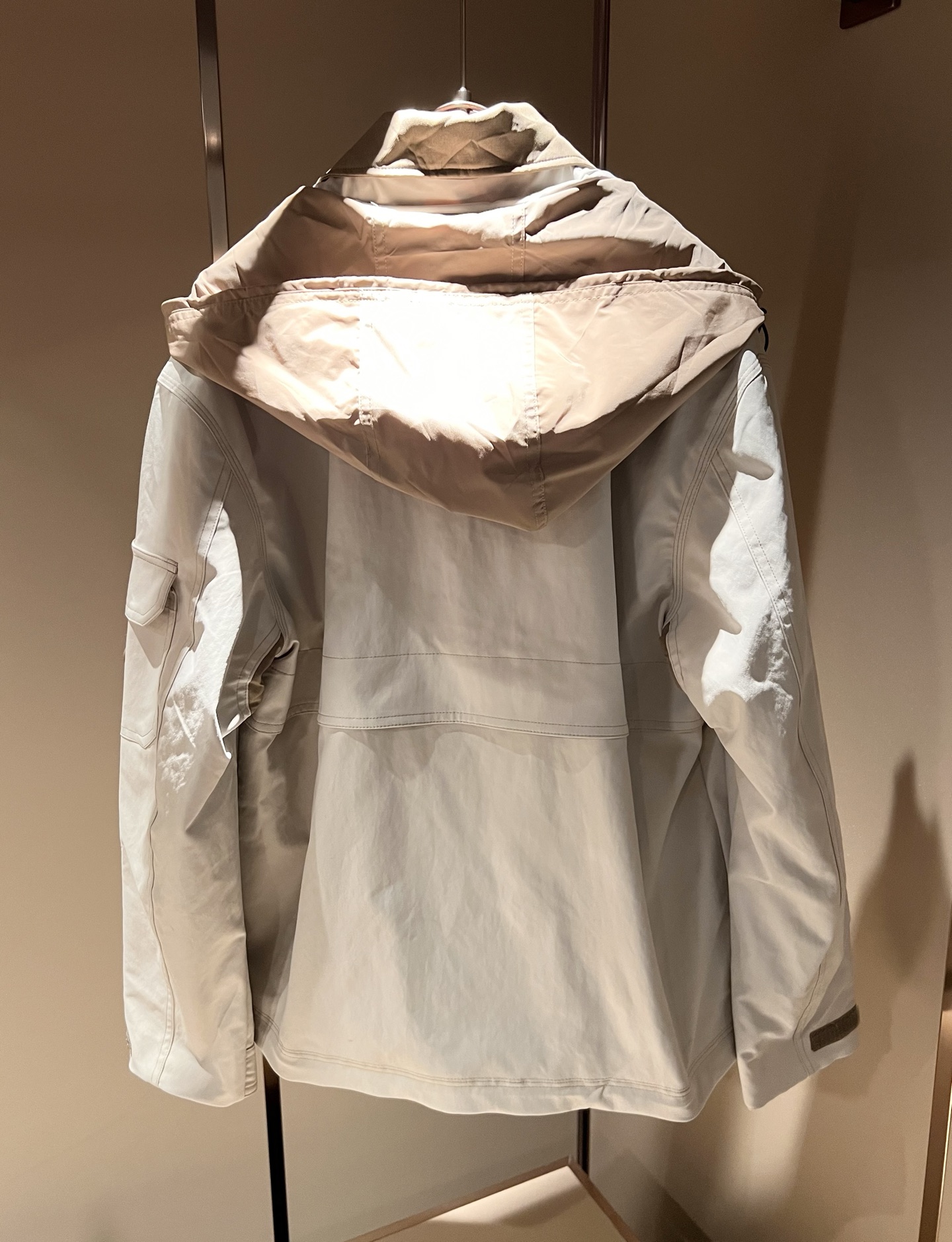 Monc*ler蒙*口2025秋冬经典夹克外套，都市时尚休闲款！面料超软面料帅酷爆款夹克外套。时尚都市百